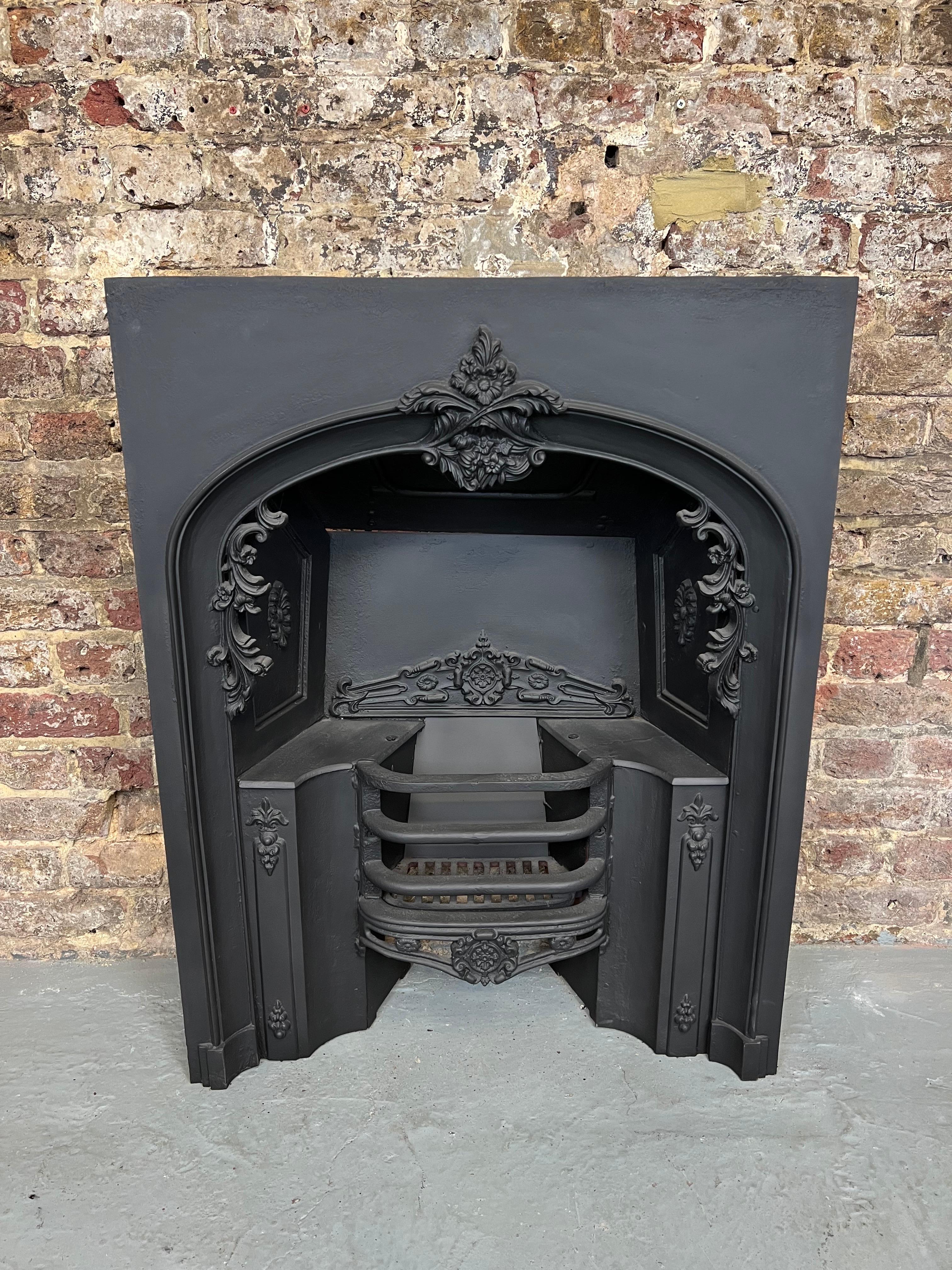 19th Century Victorian Cast Iron Hob Grate Fireplace For Sale 4