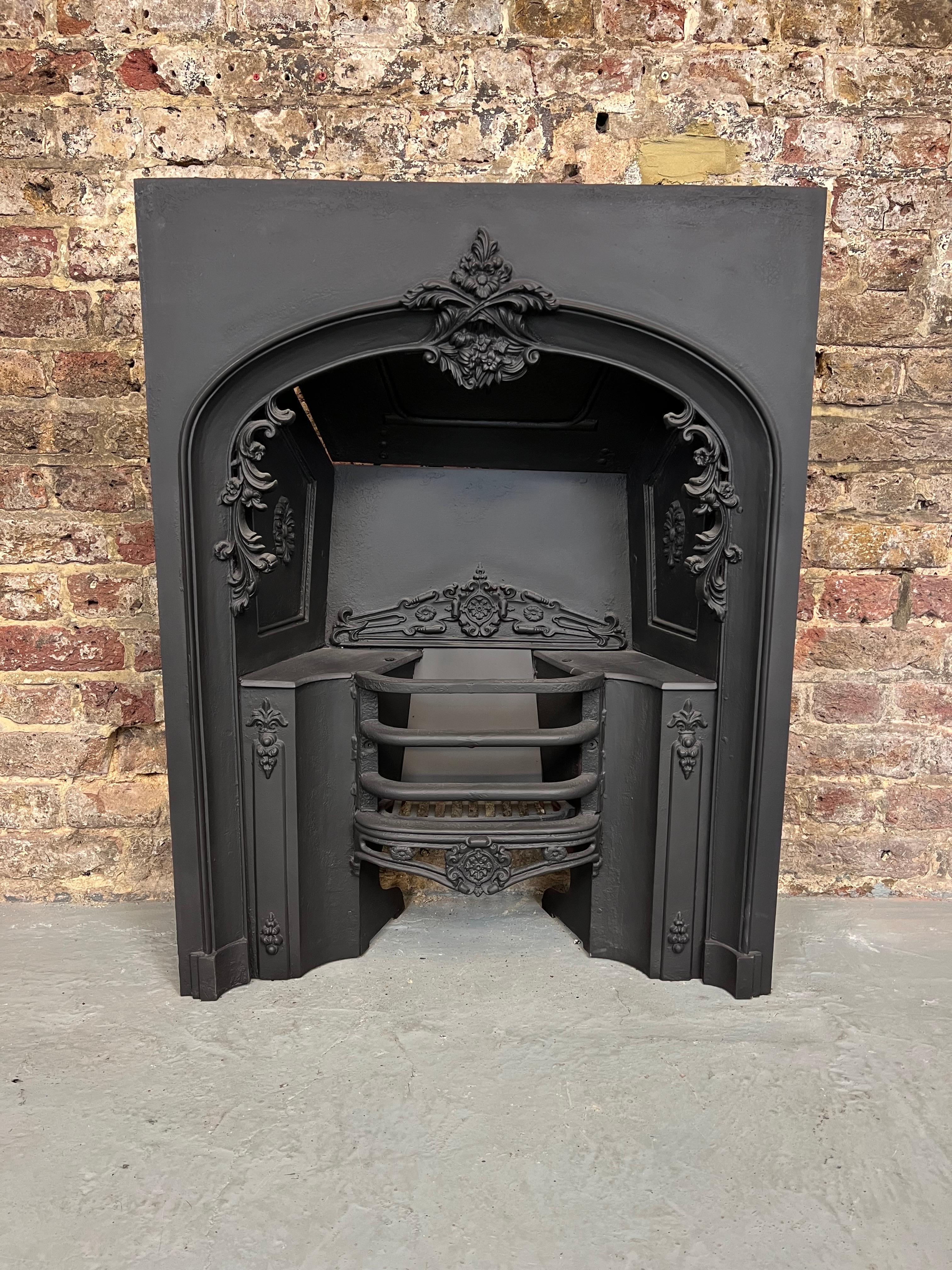 19th Century Victorian Cast Iron Hob Grate Fireplace For Sale 5