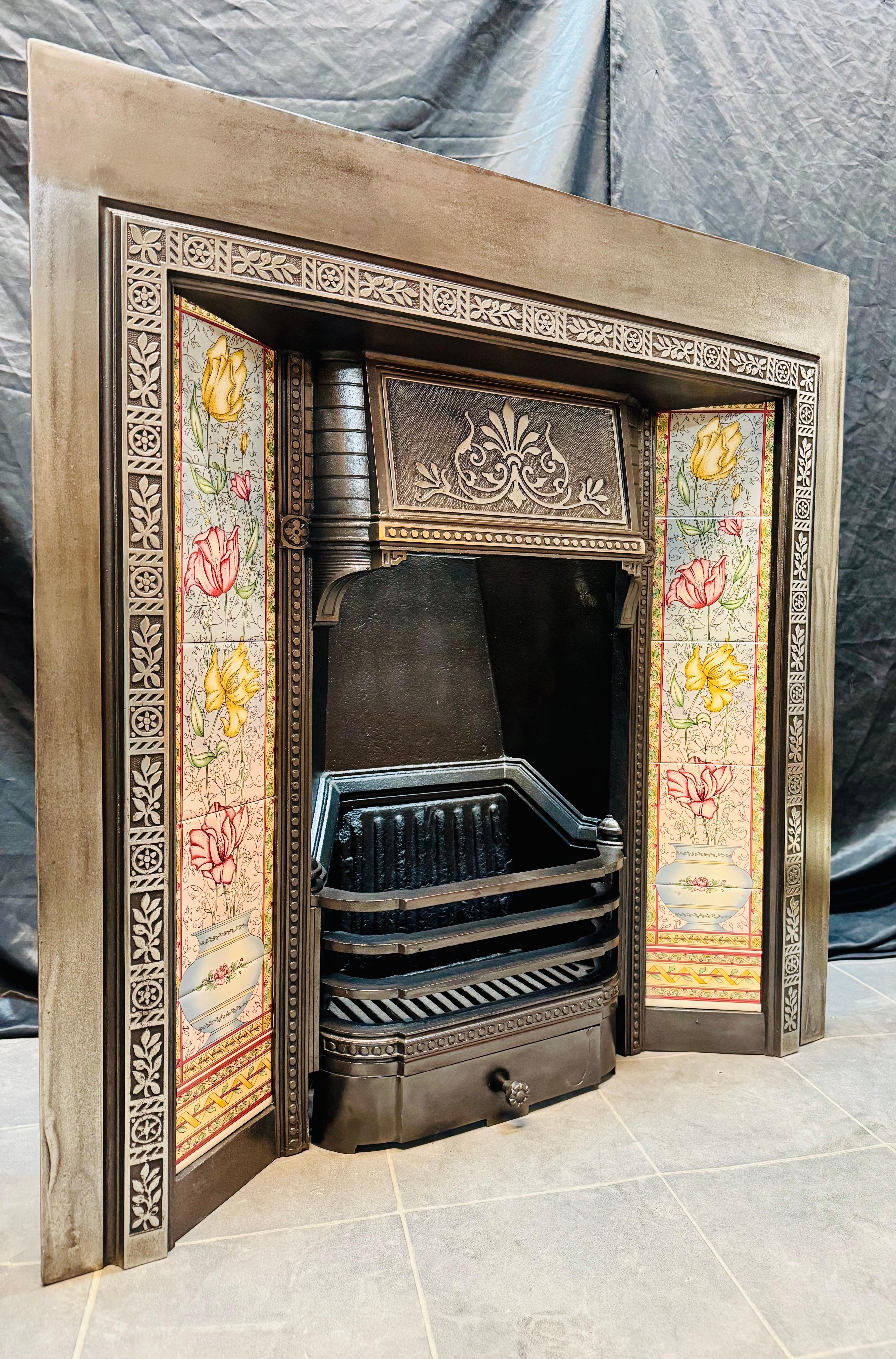 19th Century Victorian Cast Iron Tiled Fireplace Insert. For Sale 6