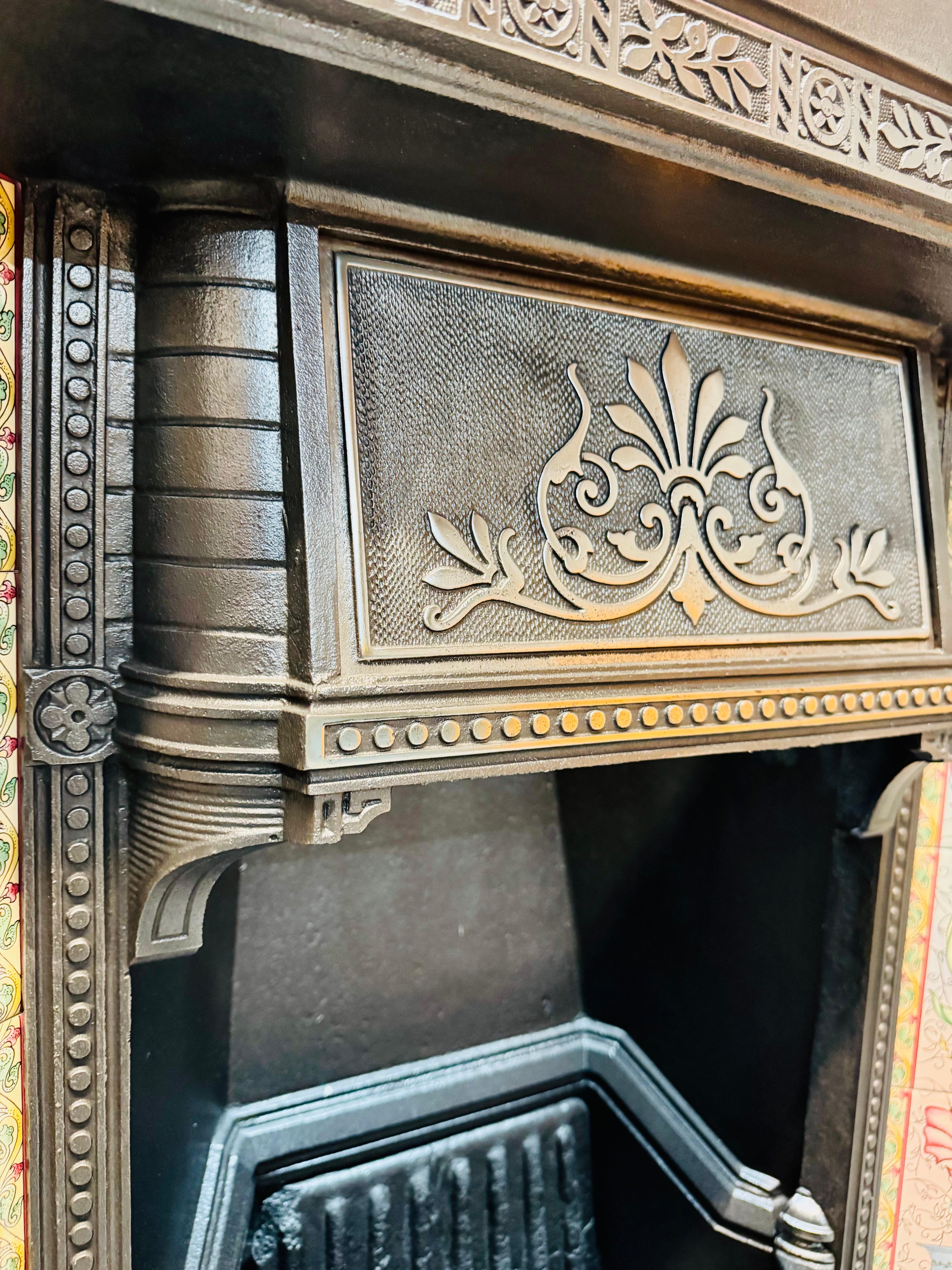 19th Century Victorian Cast Iron Tiled Fireplace Insert. For Sale 7