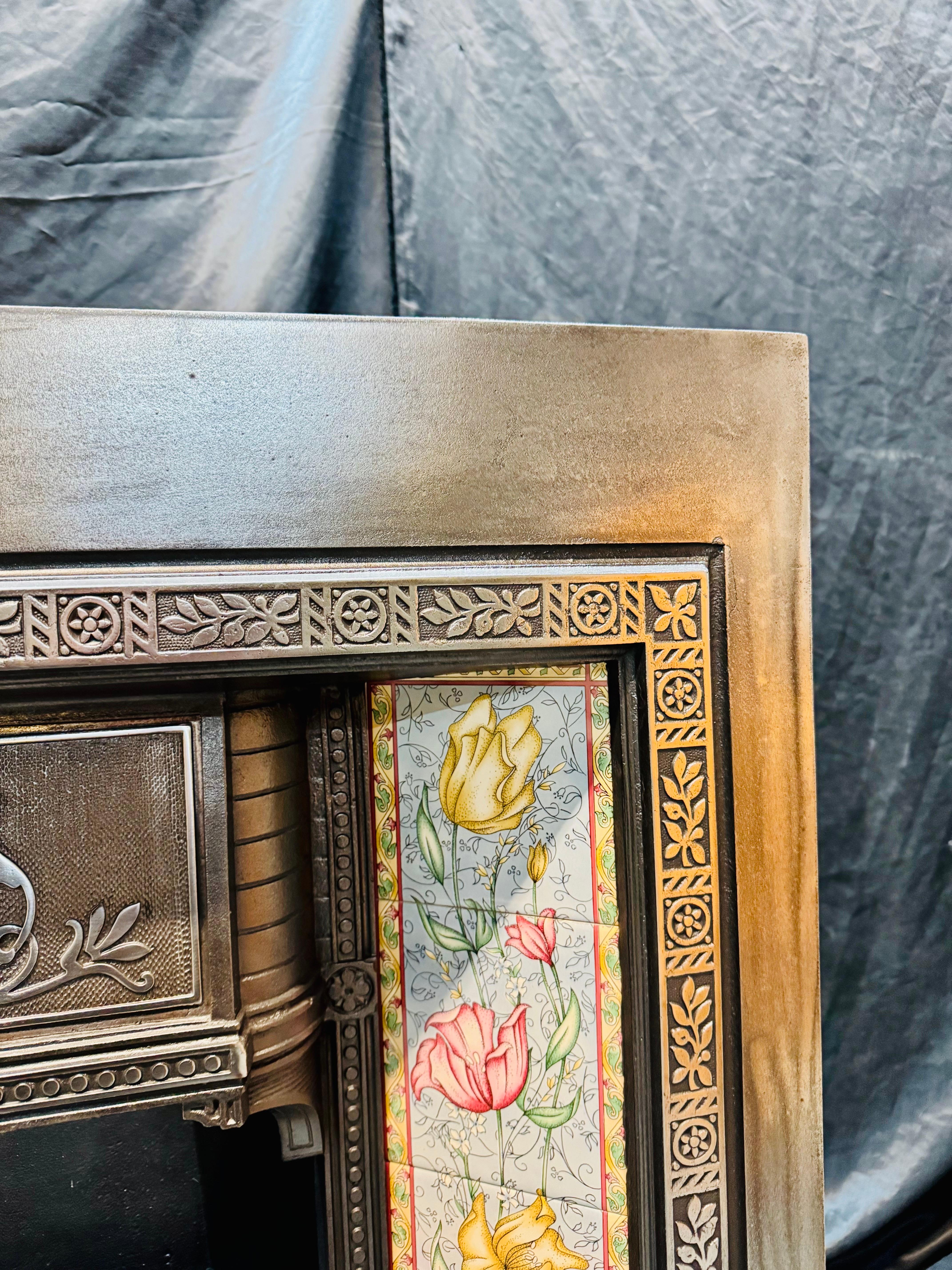 19th Century Victorian Cast Iron Tiled Fireplace Insert. For Sale 11