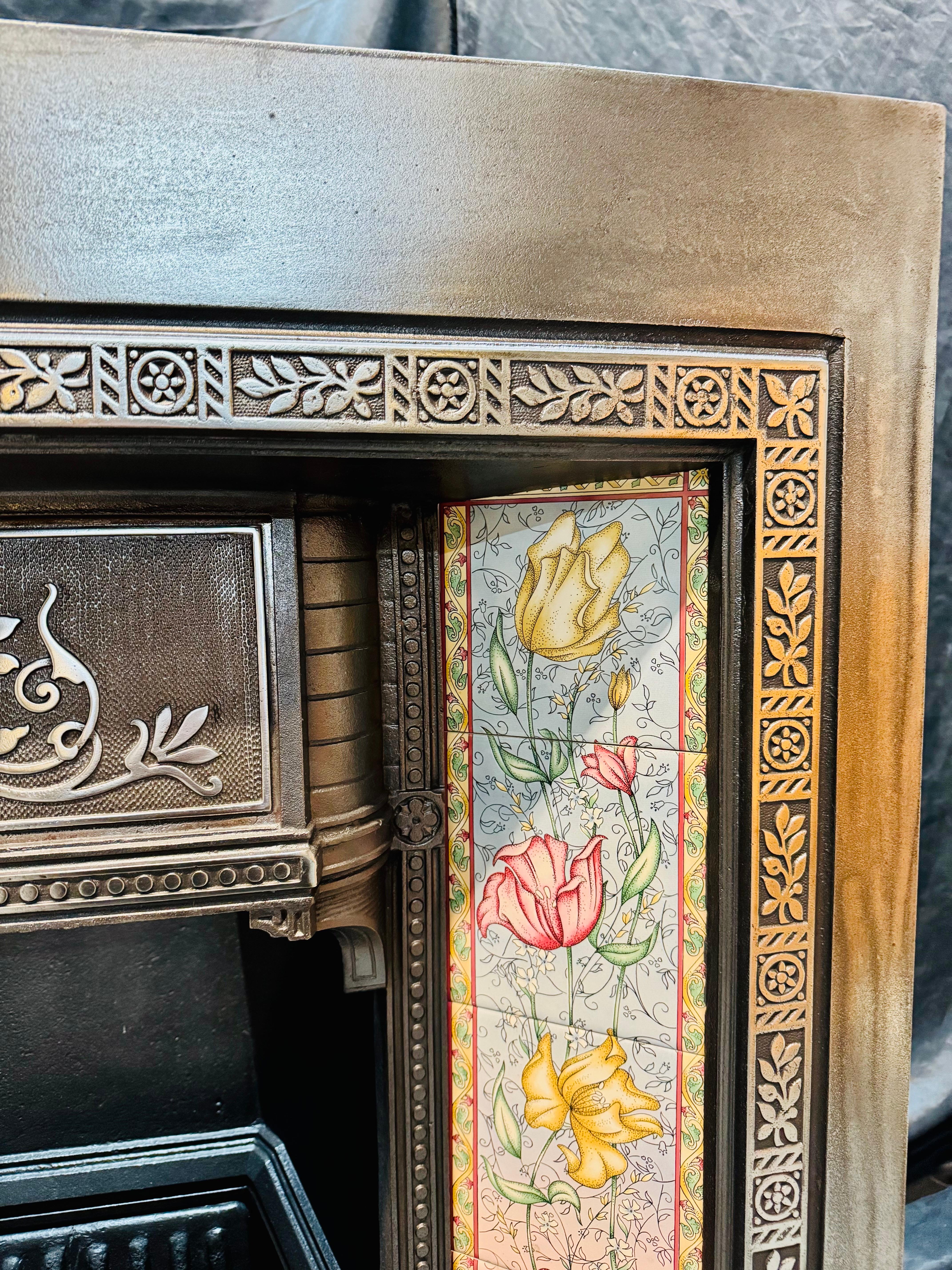 19th Century Victorian Cast Iron Tiled Fireplace Insert. For Sale 3