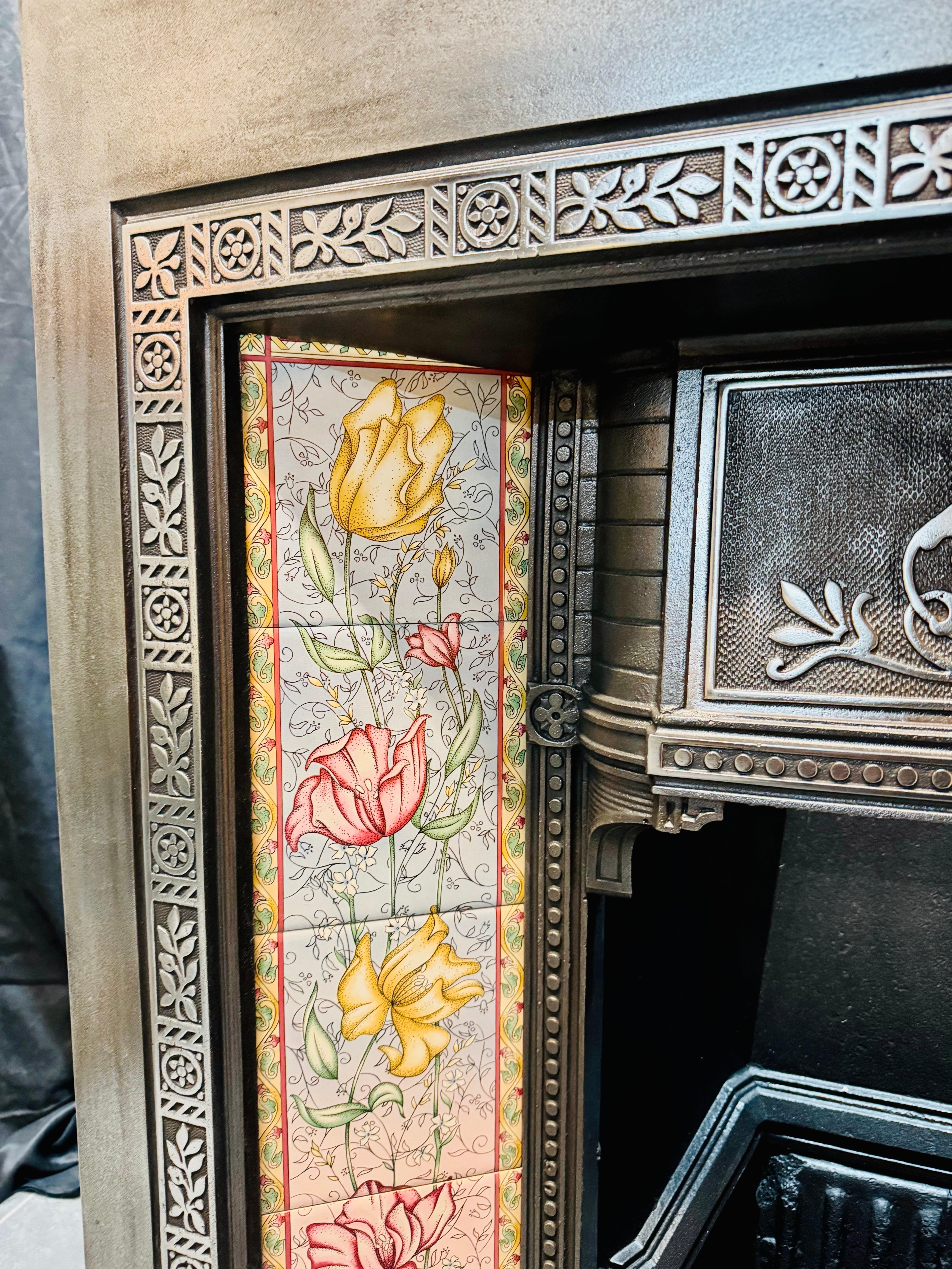 19th Century Victorian Cast Iron Tiled Fireplace Insert. For Sale 4