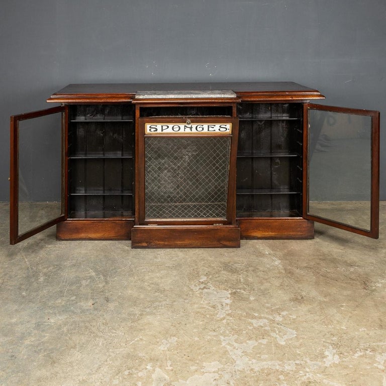 Vitrine d'atelier victorienne du 19e siècle, vers 1860 En vente sur 1stDibs