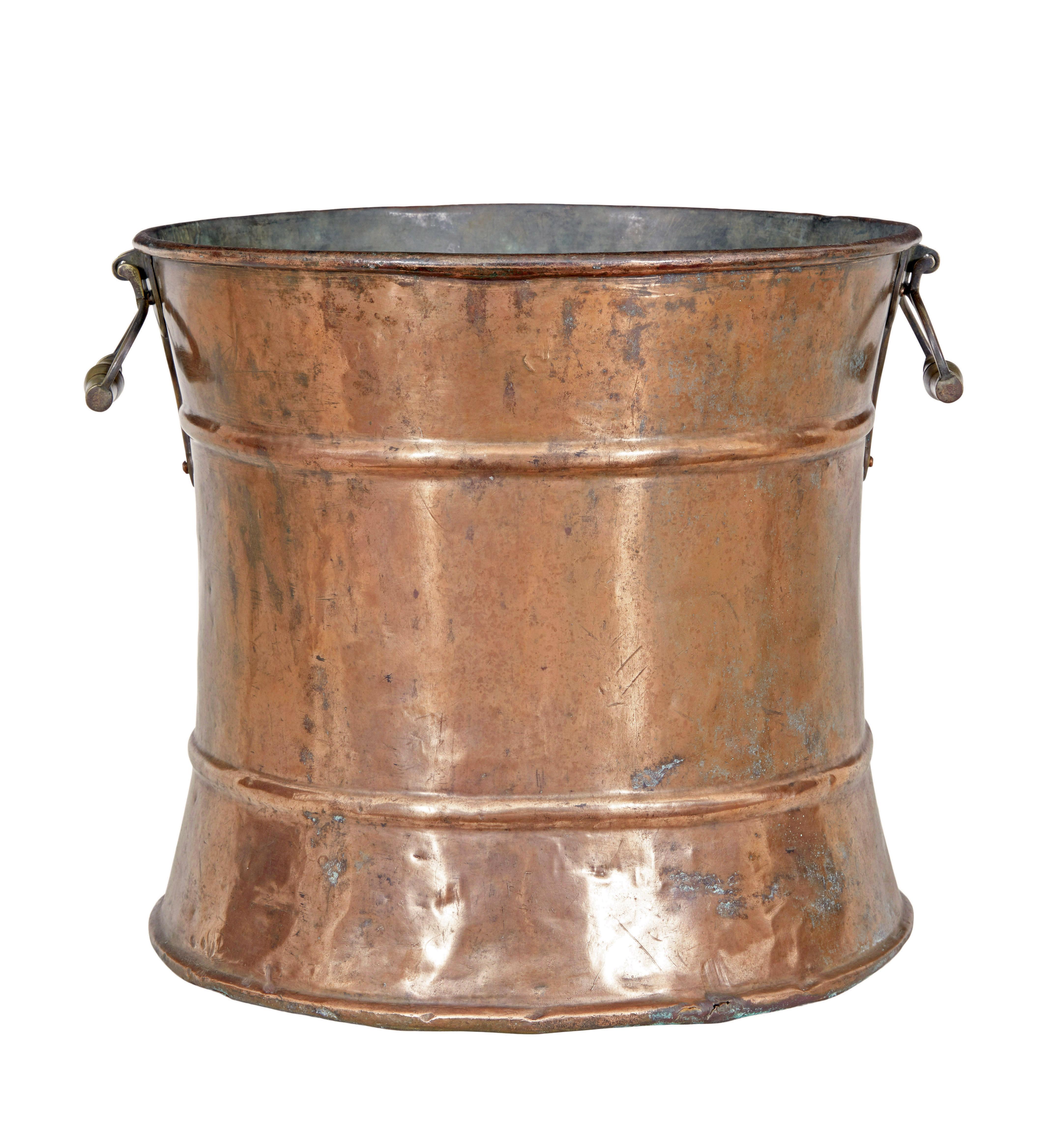 19th century Victorian copper and brass bin Vaciado en venta