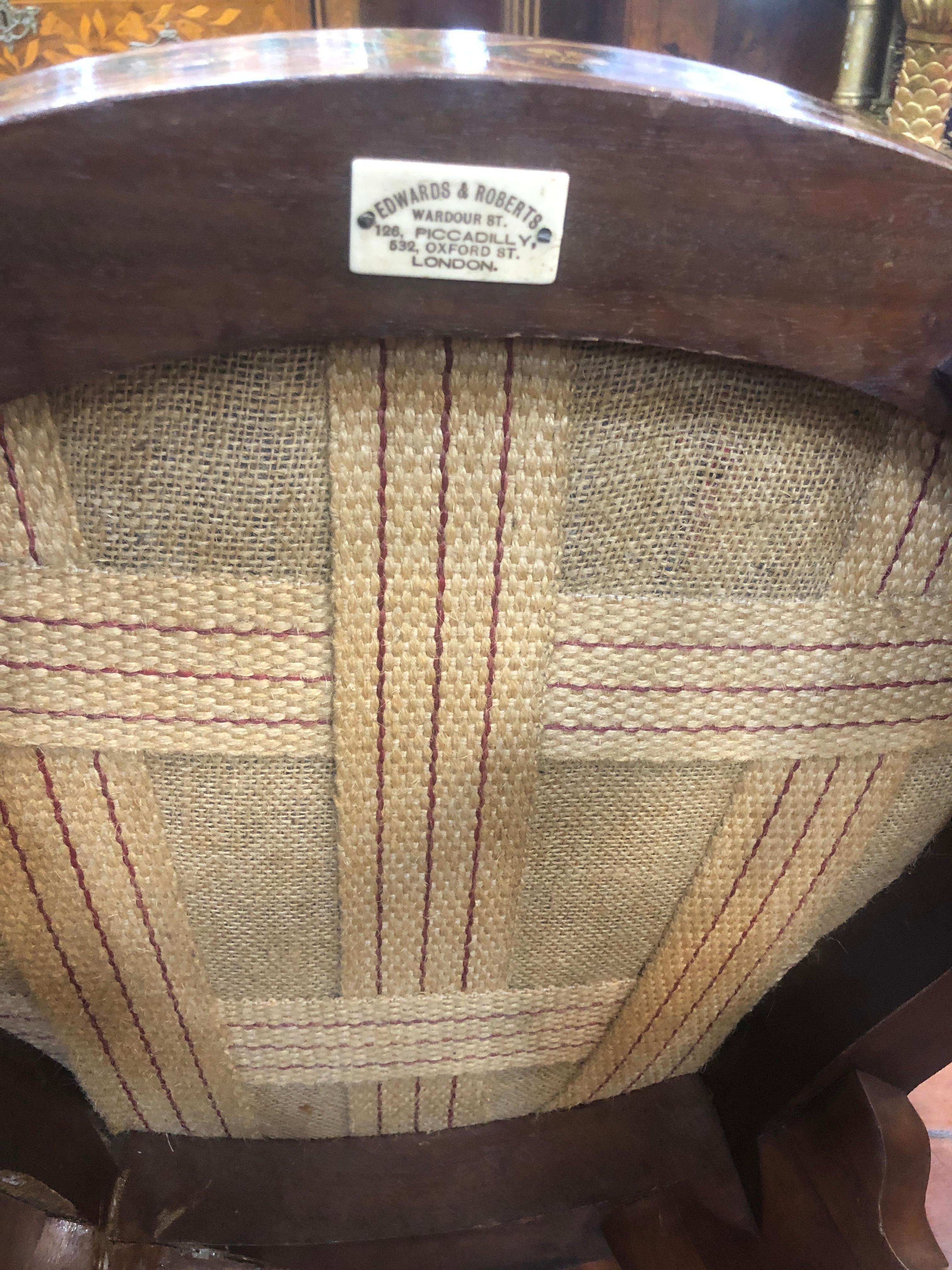 Viktorianisches Mahagoni-Sesselpaar von Edwards & Roberts aus dem 19. Jahrhundert, 1860er Jahre im Angebot 7
