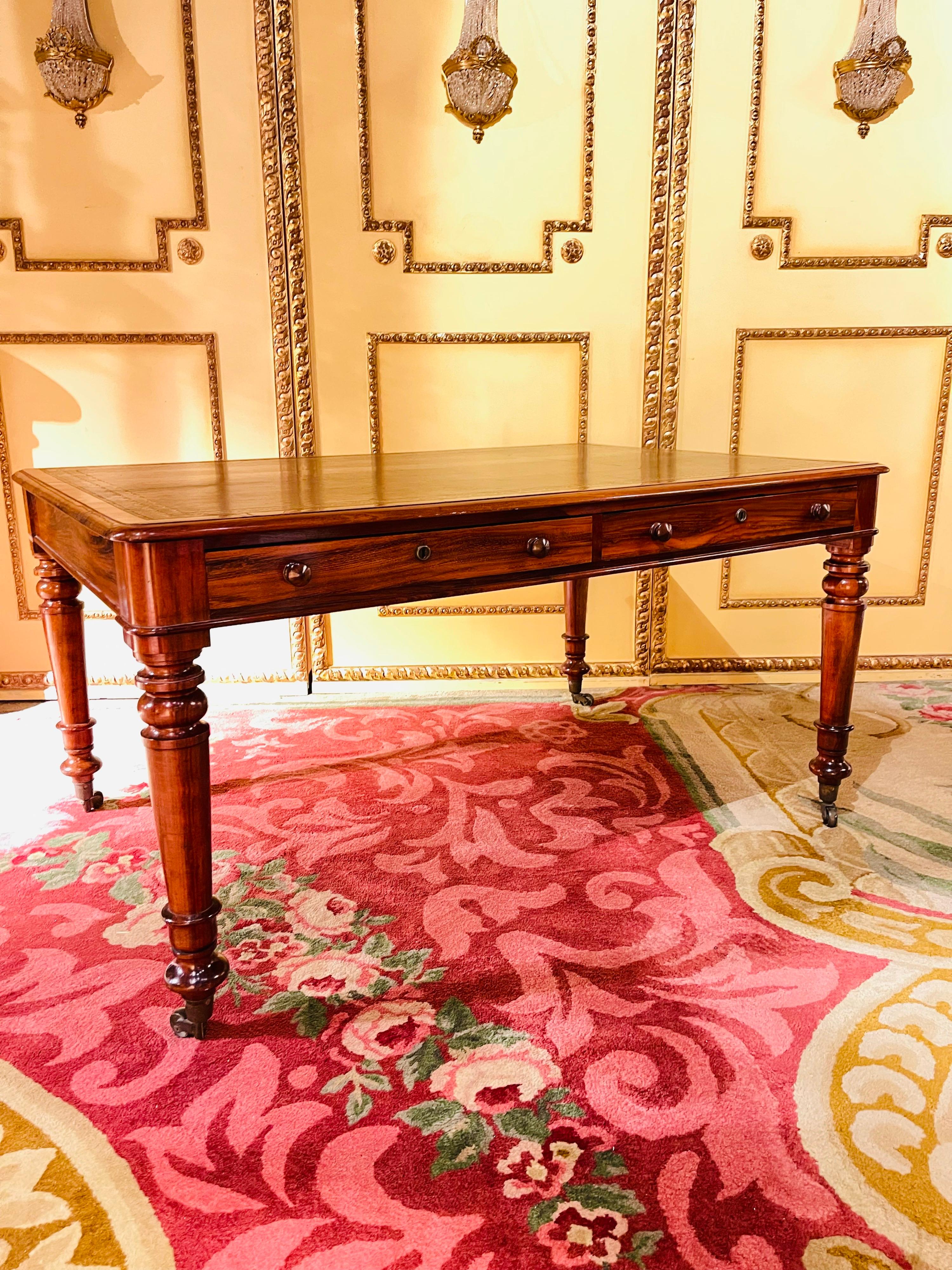 19th Century Victorian English Partner Desk Column Shaped Legs Writing Table In Good Condition In Berlin, DE