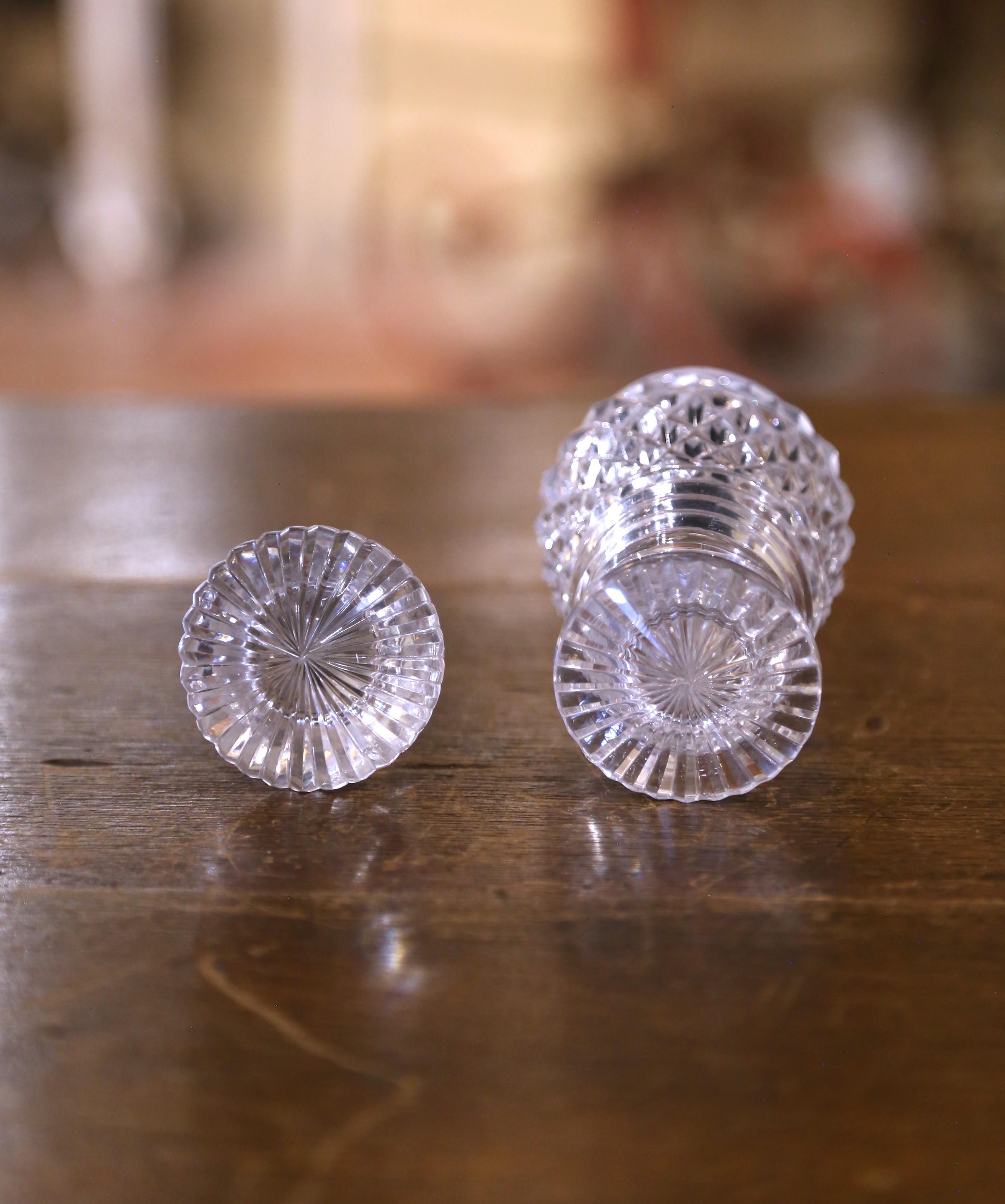 Ensemble de burettes anglaise victorienne du 19ème siècle en argent et cristal en vente 2