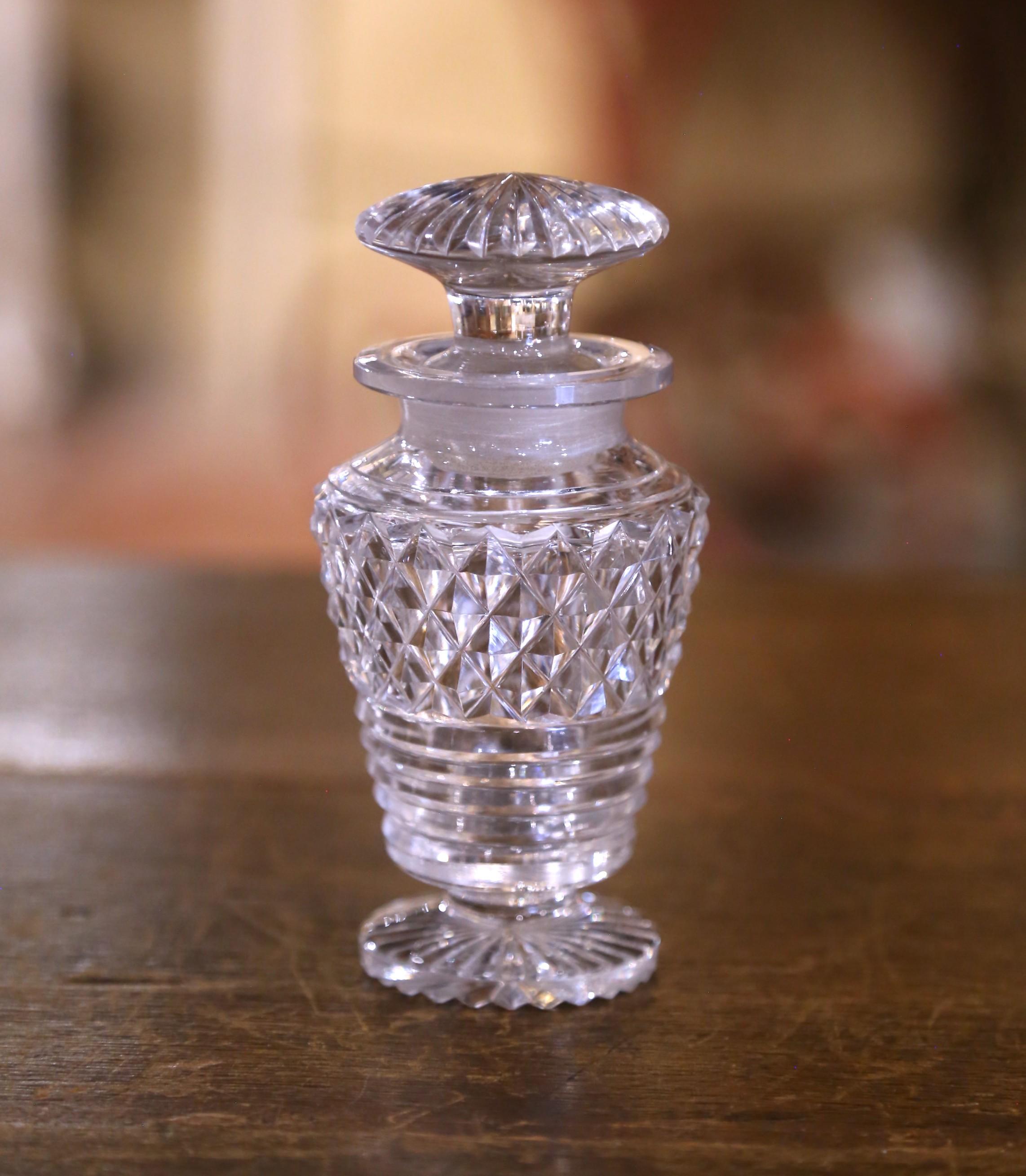 Ensemble de burettes anglaise victorienne du 19ème siècle en argent et cristal en vente 1