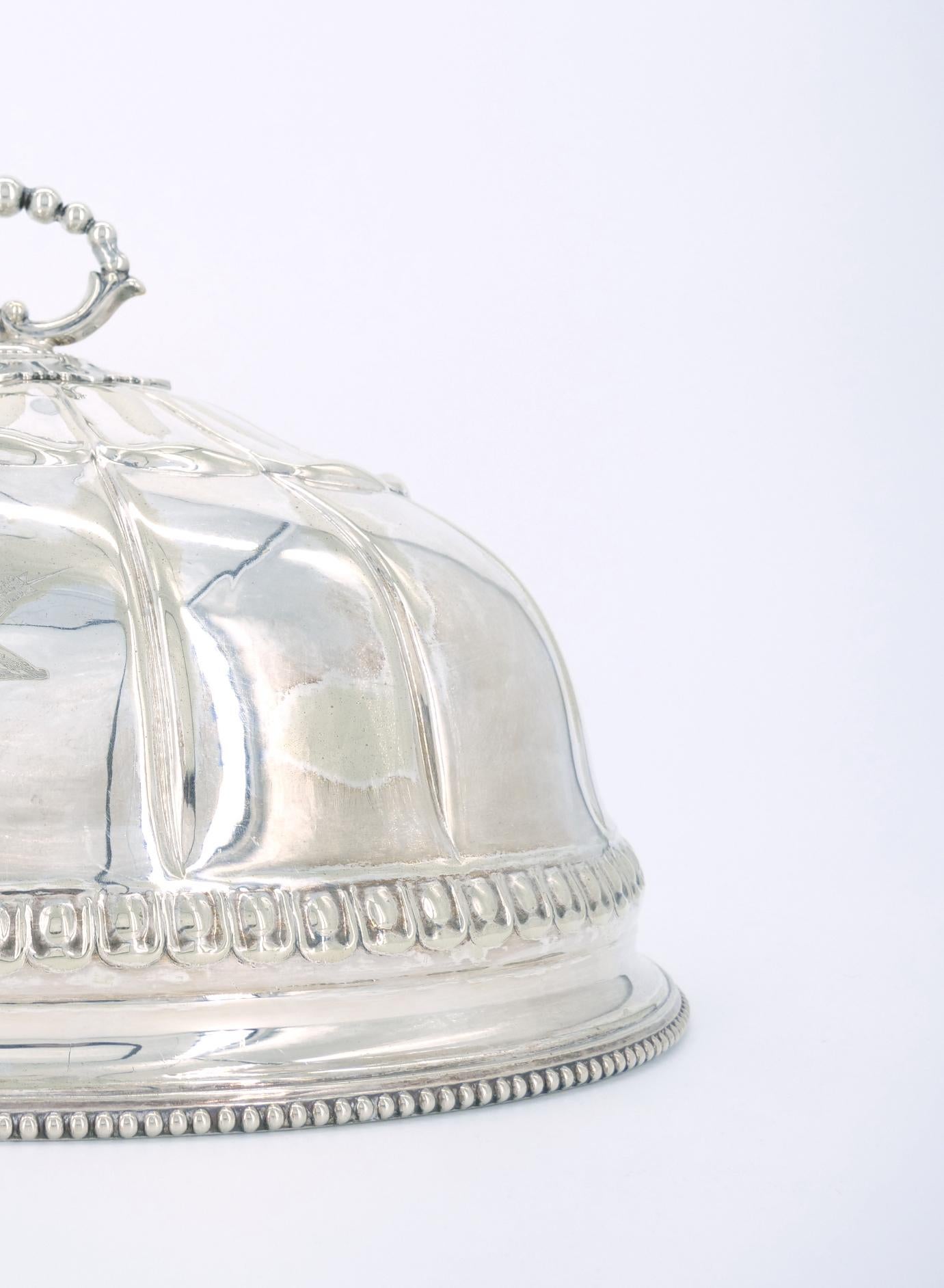 Victorien tardif Dome en métal argenté pour viande victorien anglais du 19ème siècle en vente
