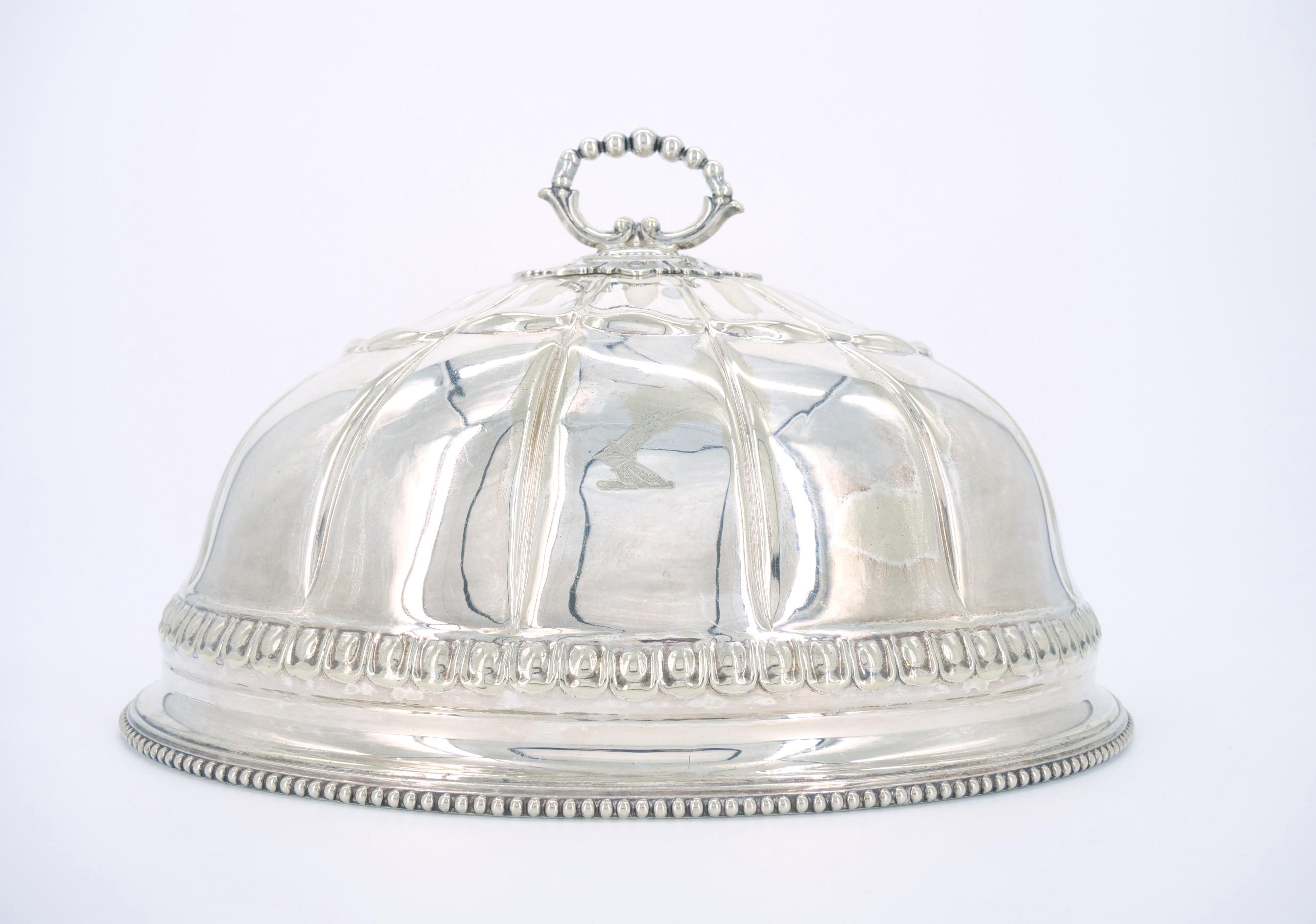 Anglais Dome en métal argenté pour viande victorien anglais du 19ème siècle en vente