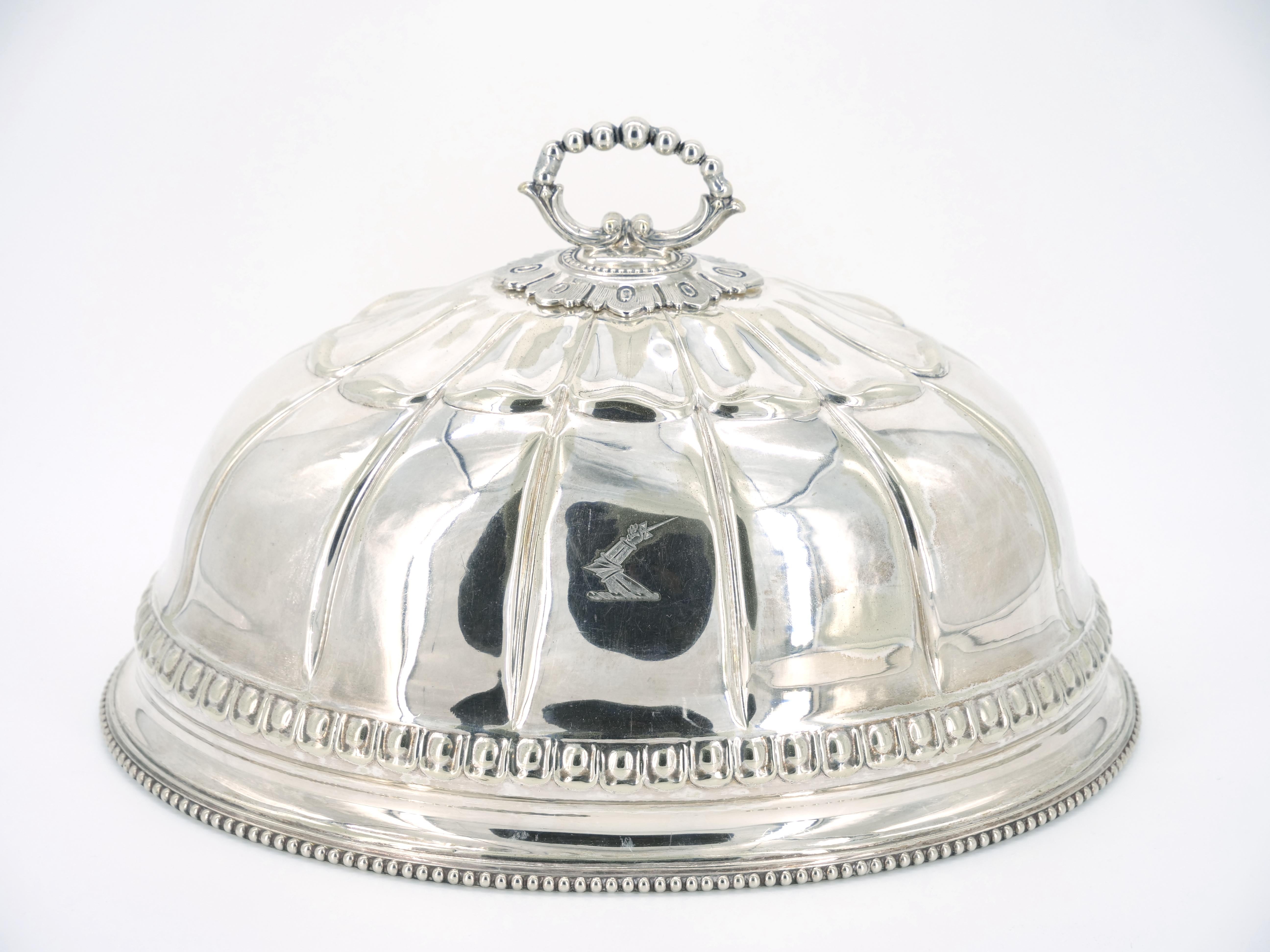 Dome en métal argenté pour viande victorien anglais du 19ème siècle Bon état - En vente à Tarry Town, NY