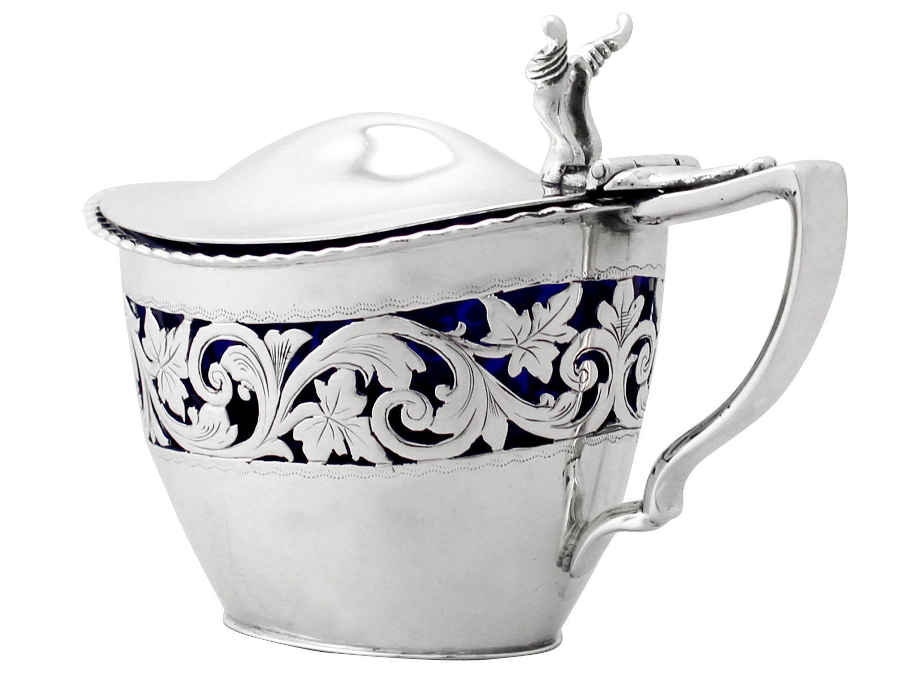 19th Century Victorian English Sterling Silver Mustard Pot, 1896 In Excellent Condition For Sale In Jesmond, Newcastle Upon Tyne