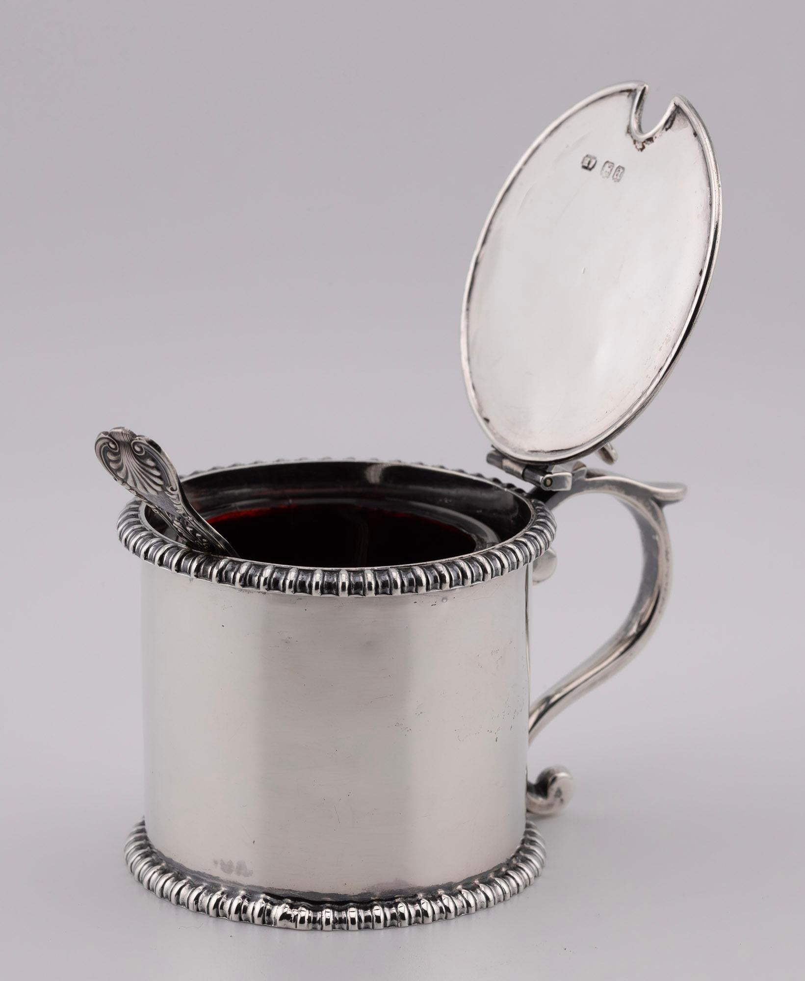 19. Jahrhundert viktorianischen englischen Sterling Silber Senftopf mit Deckel und Löffel (Viktorianisch) im Angebot