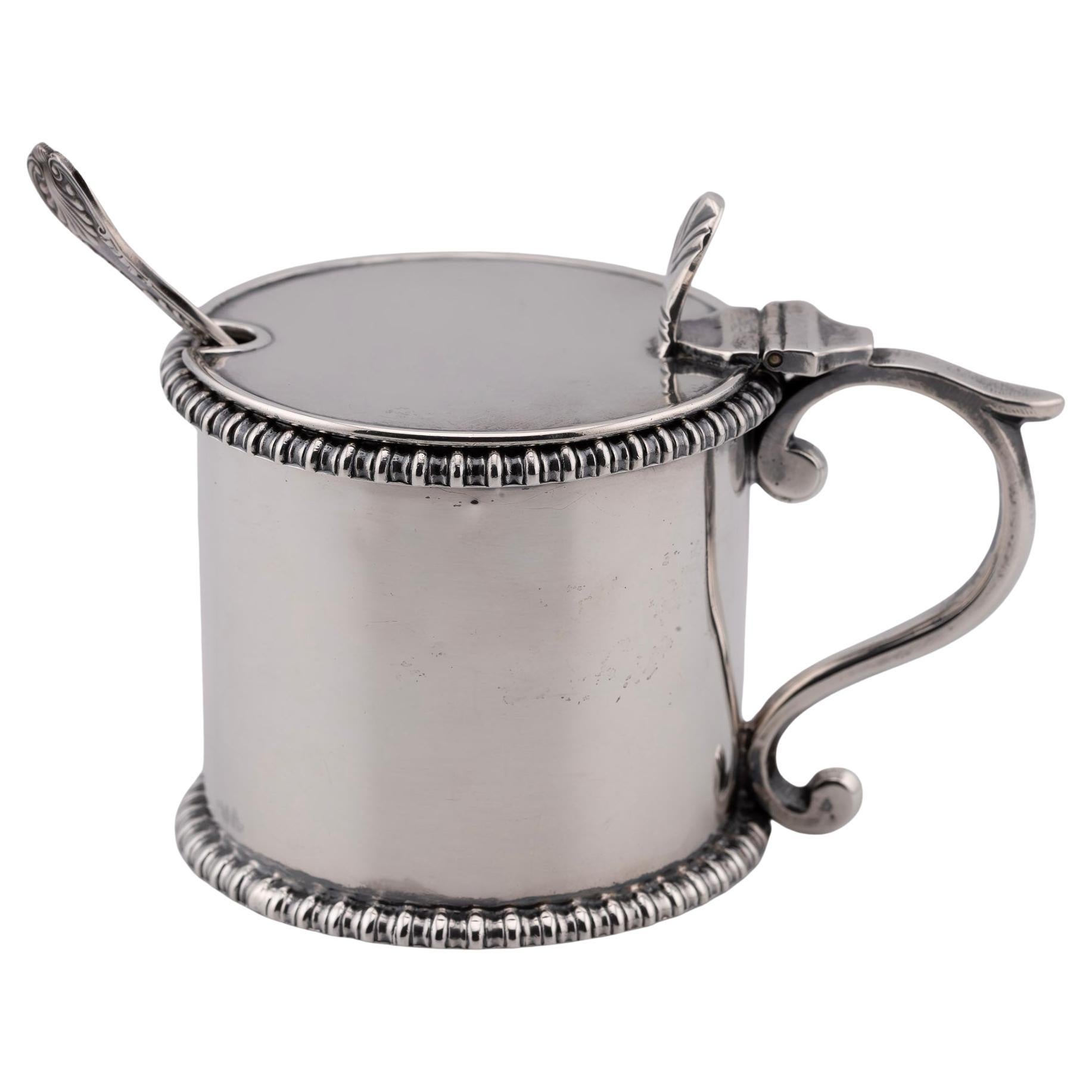19. Jahrhundert viktorianischen englischen Sterling Silber Senftopf mit Deckel und Löffel im Angebot