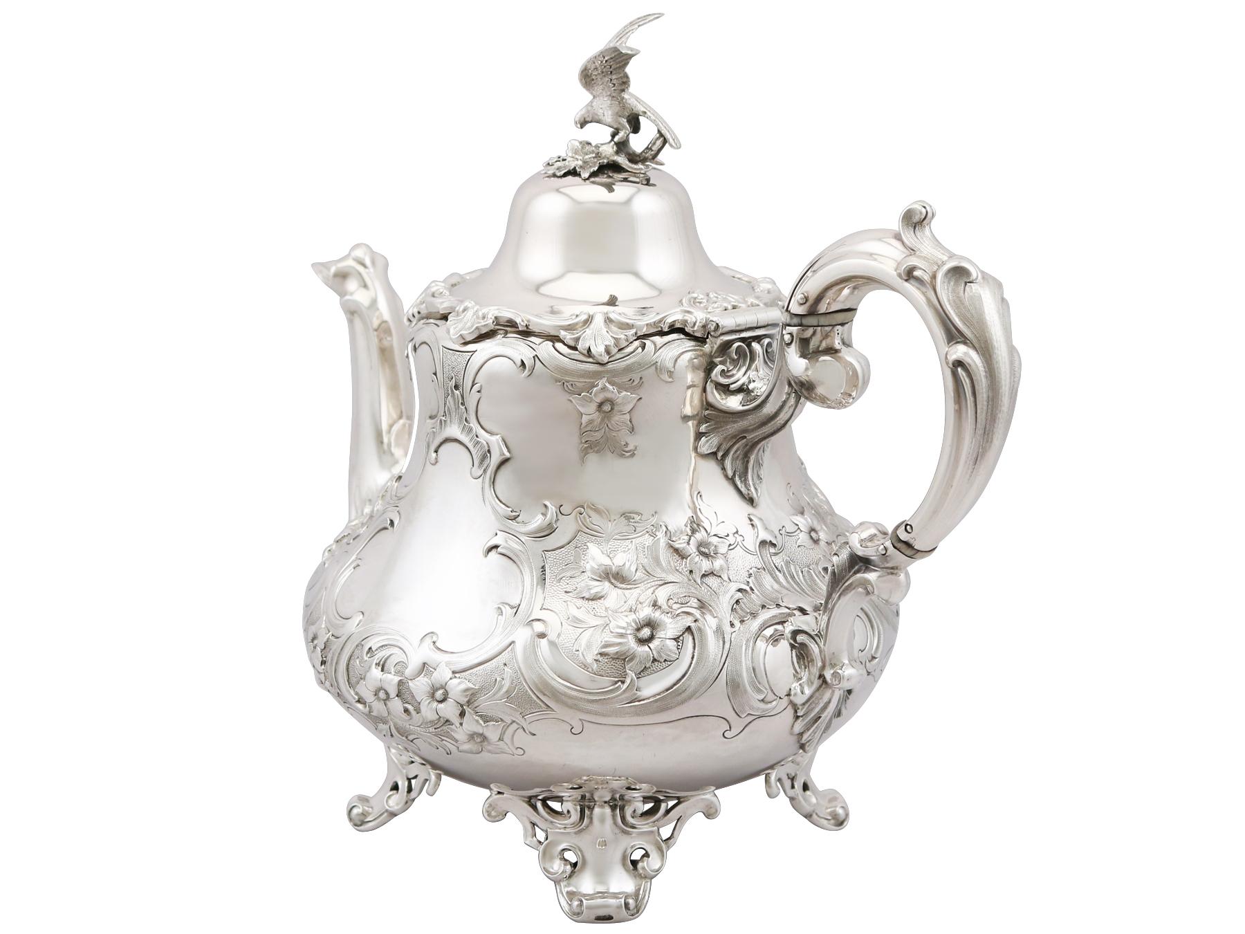 19th Century Victorian English Sterling Silver Teapot In Excellent Condition In Jesmond, Newcastle Upon Tyne