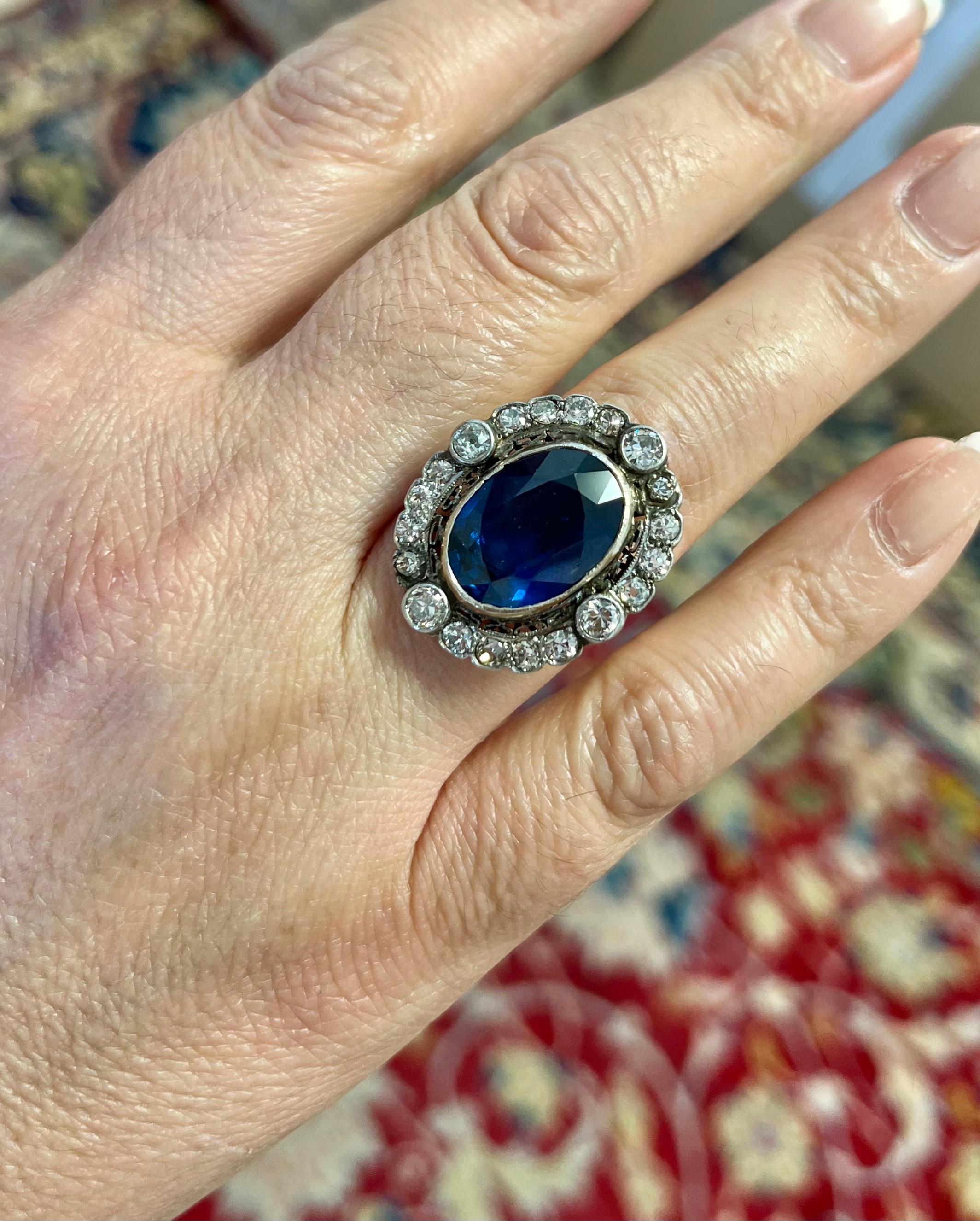 Bague en saphir ovale et diamant de Birmanie du 19e siècle d'époque victorienne Unisexe en vente