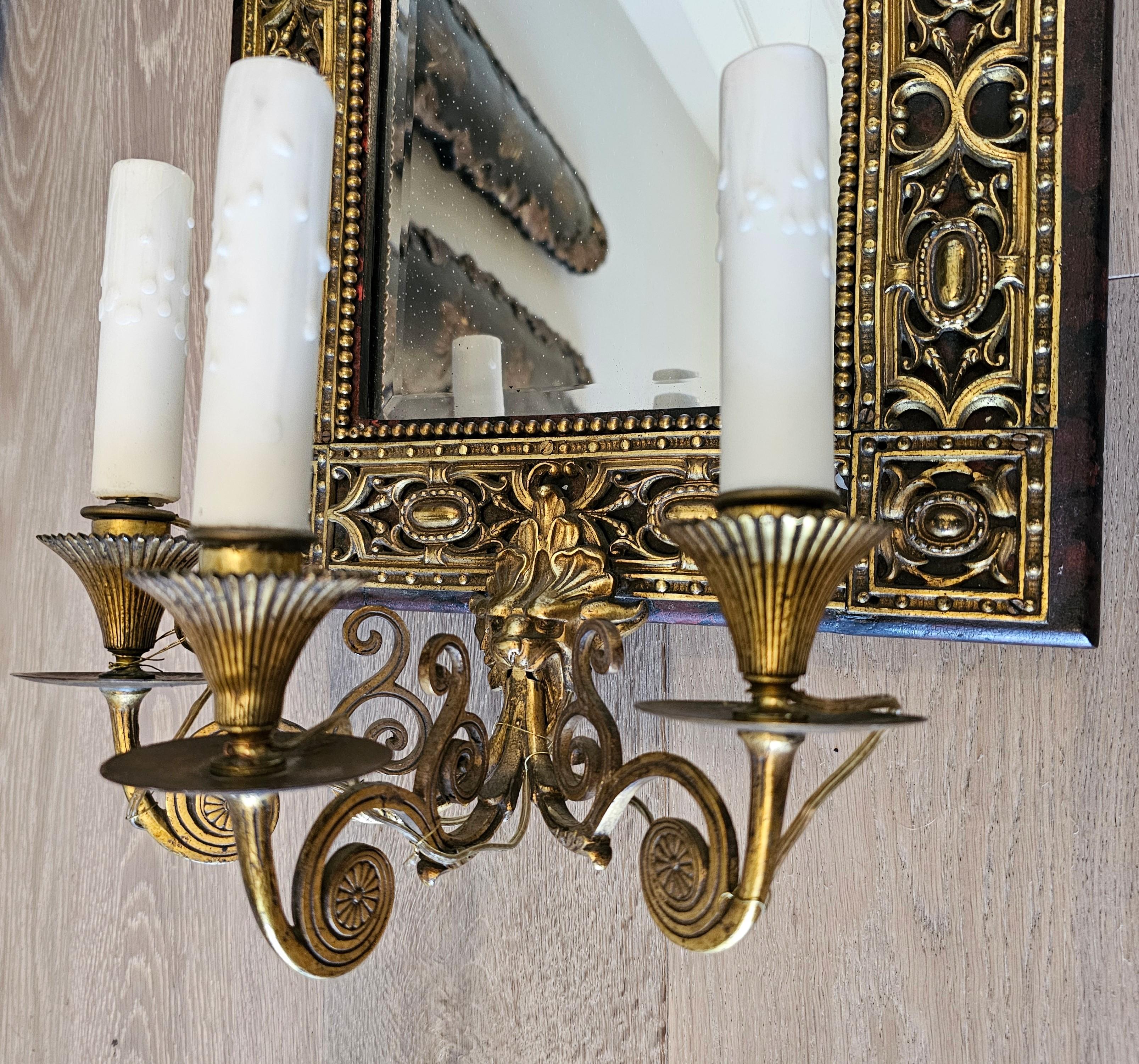 Lampada da parete con specchio montato in bronzo dorato del XIX secolo in vendita 5