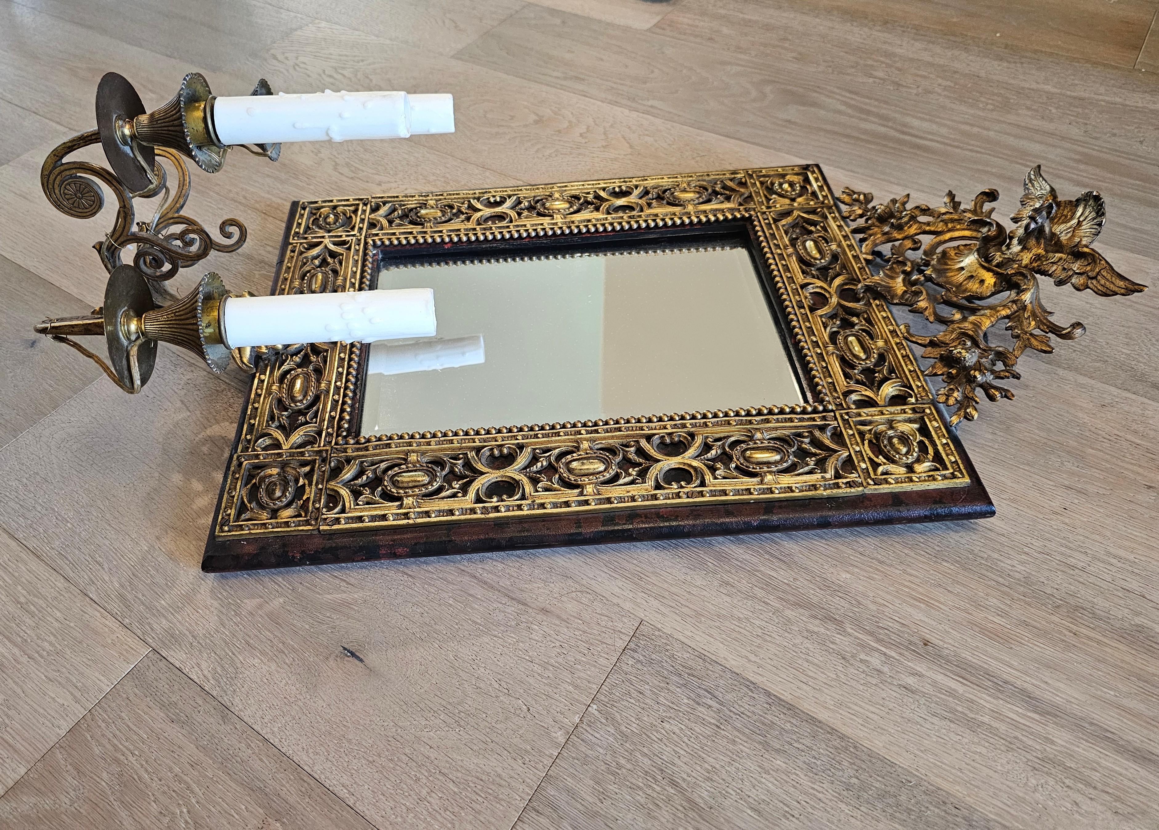 Lampada da parete con specchio montato in bronzo dorato del XIX secolo in vendita 2