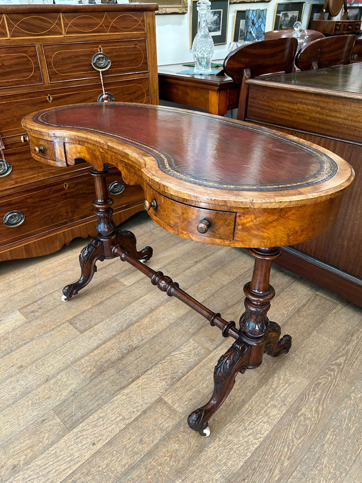 English 19th Century Victorian Figured Walnut Kidney shaped Writing Table