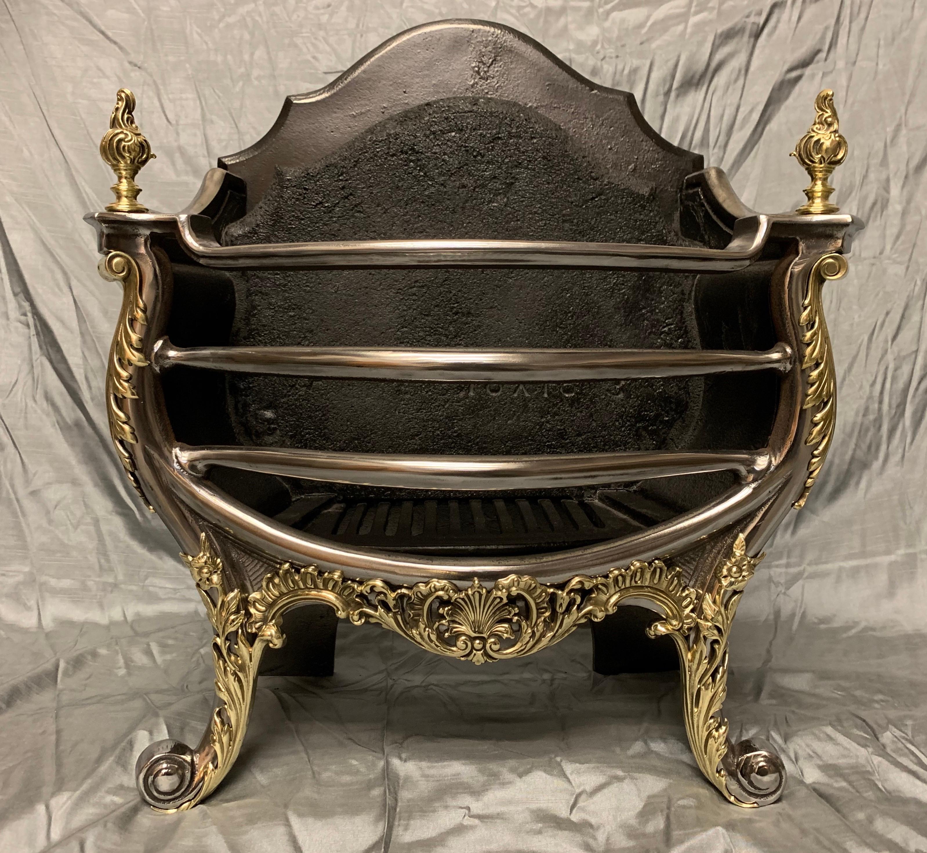 Grille de panier de cheminée victorienne du 19ème siècle de style rococo en vente 6