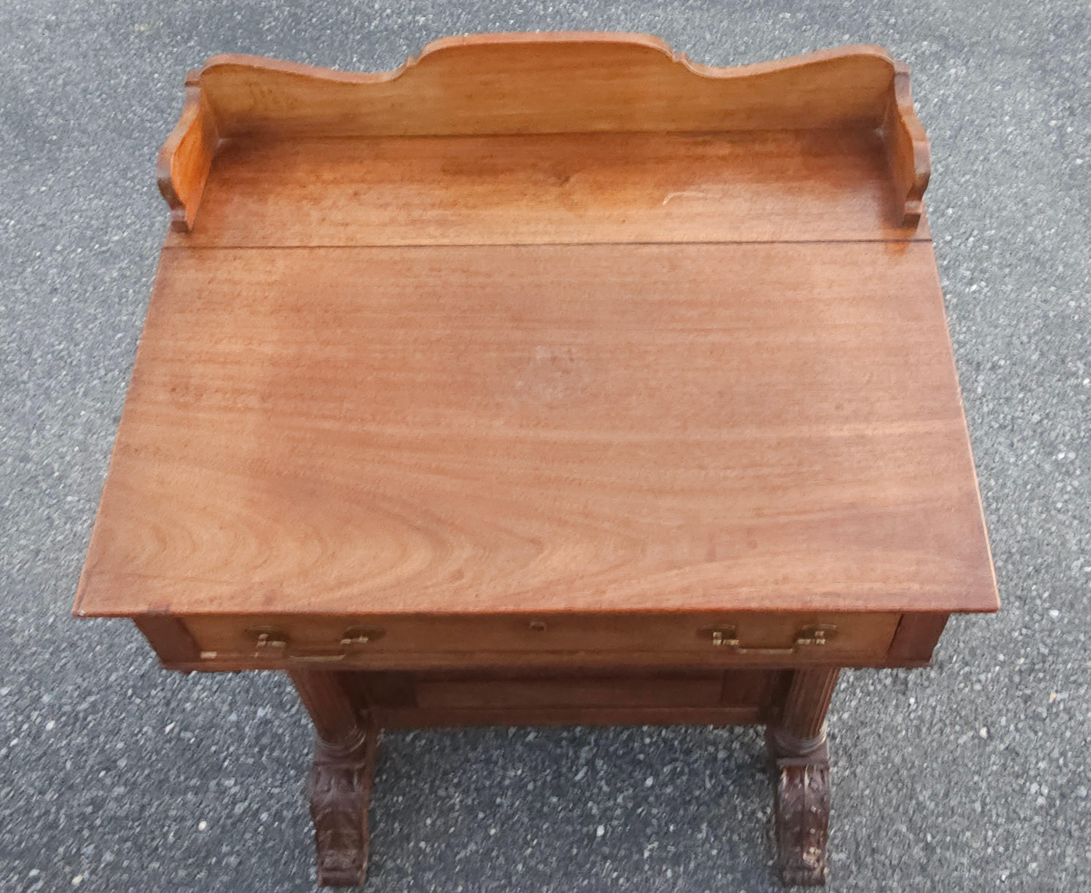 American 19th Century Victorian Five-Drawer Walnut Davenport Desk For Sale