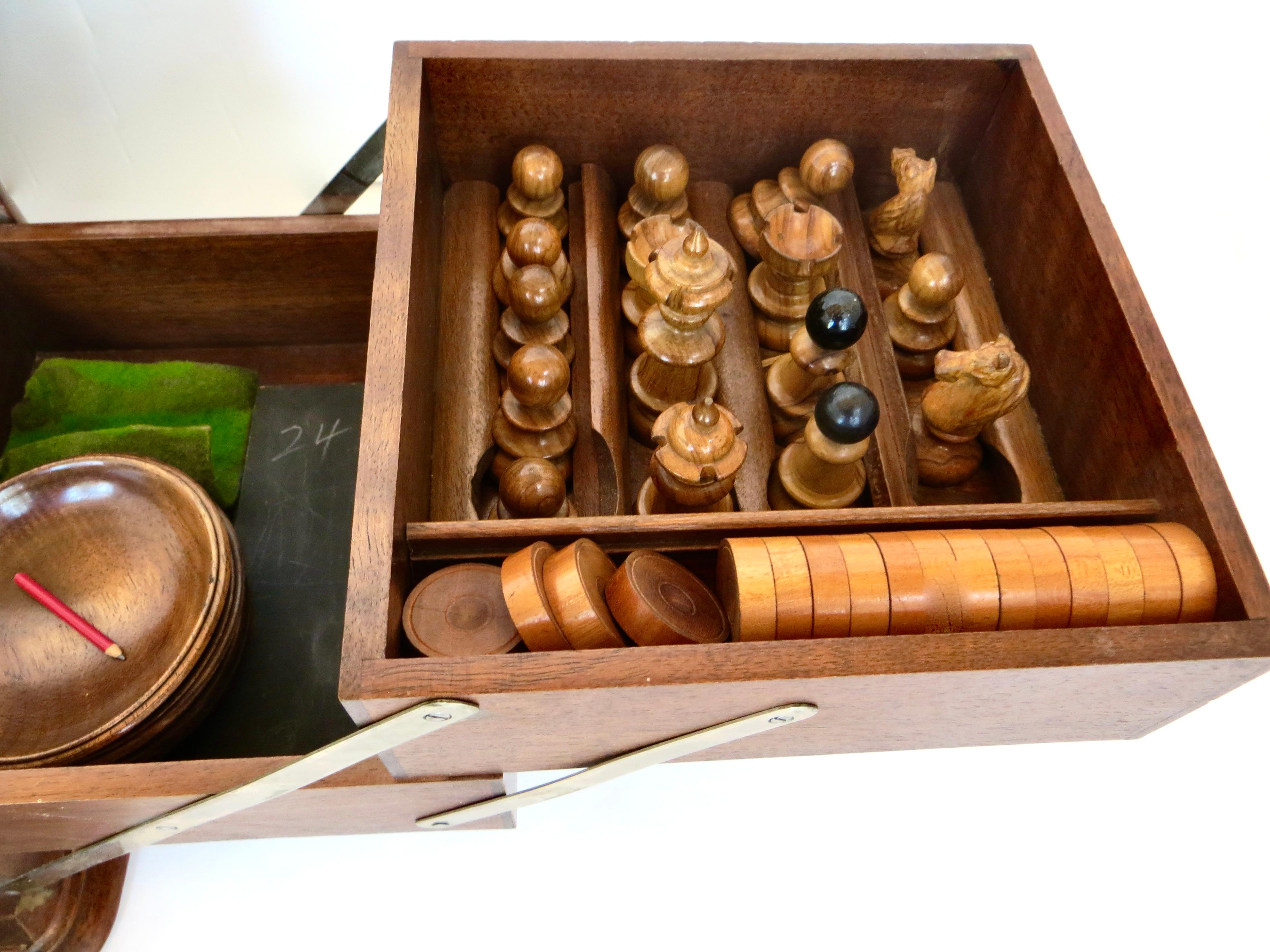 19th Century Victorian Games Box Compendium, England, Circa 1895 In Good Condition For Sale In Incline Village, NV