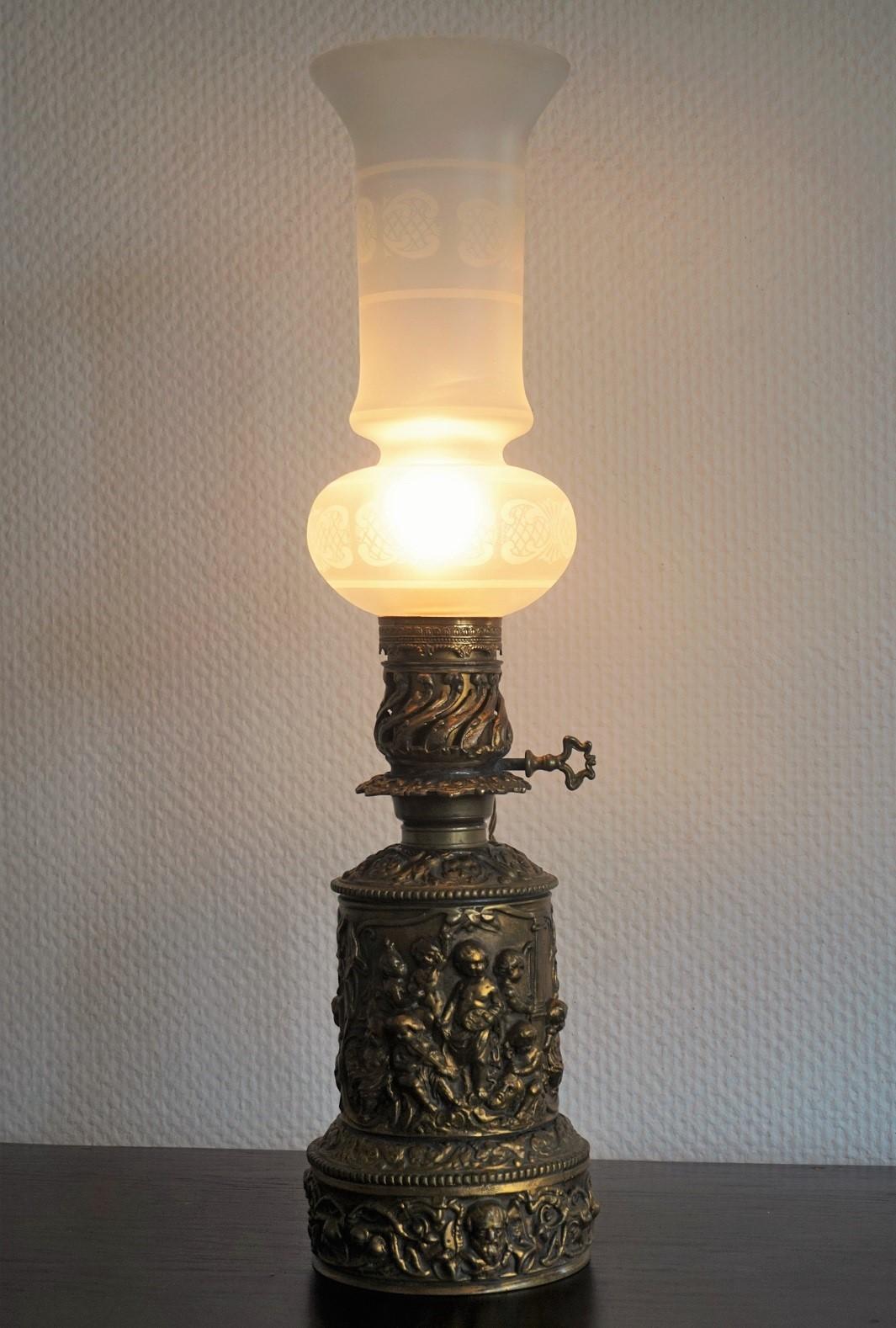 British 19th Century Victorian Gilt Bronze Oil Lamp Converted to Electric, Table Lamp