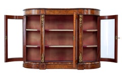 Aparador victoriano de nogal esmaltado del siglo XIX