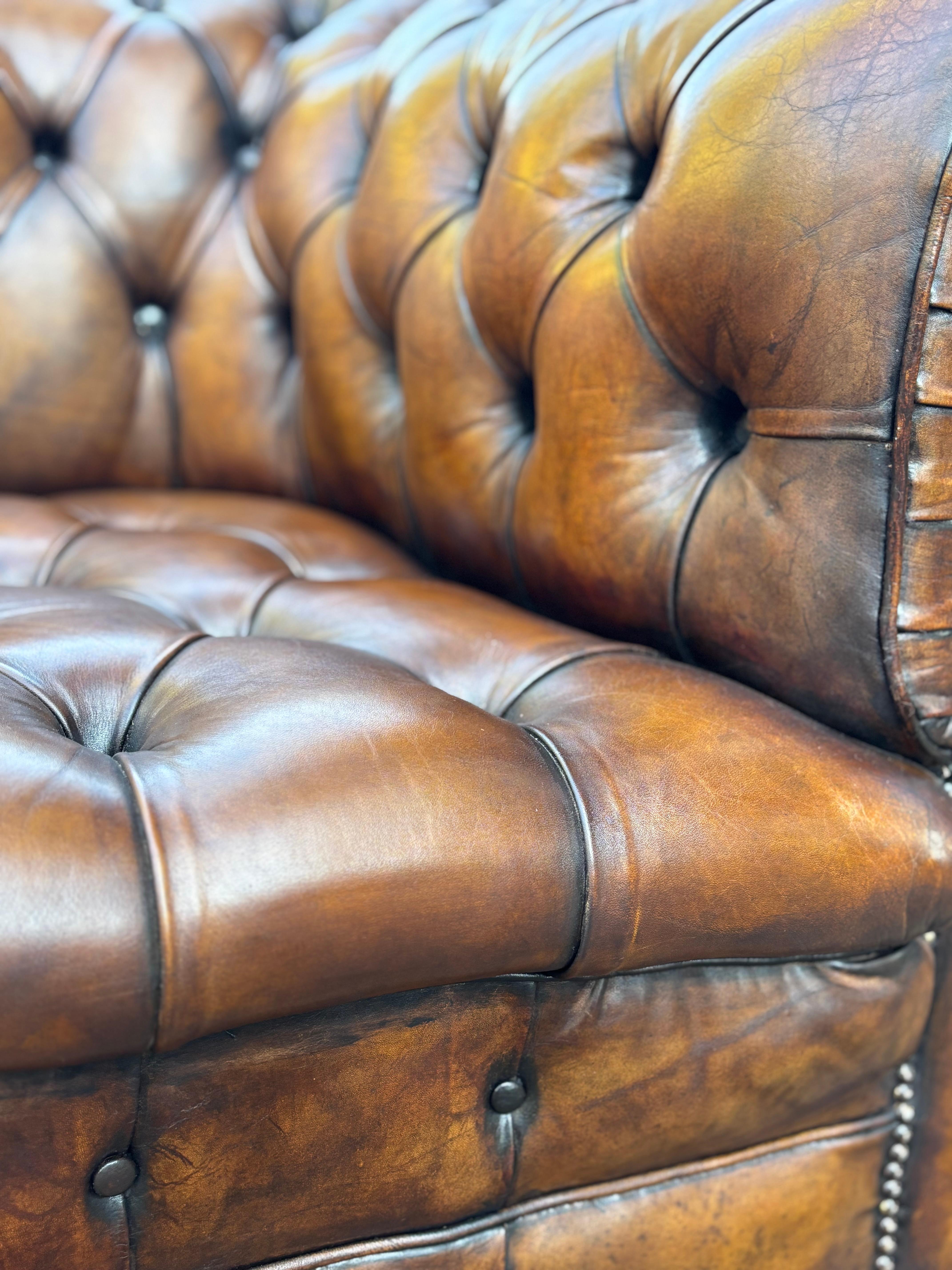 19. Jahrhundert Viktorianisches goldbraunes Leder 3-Sitzer Chesterfield Sofa im Angebot 2