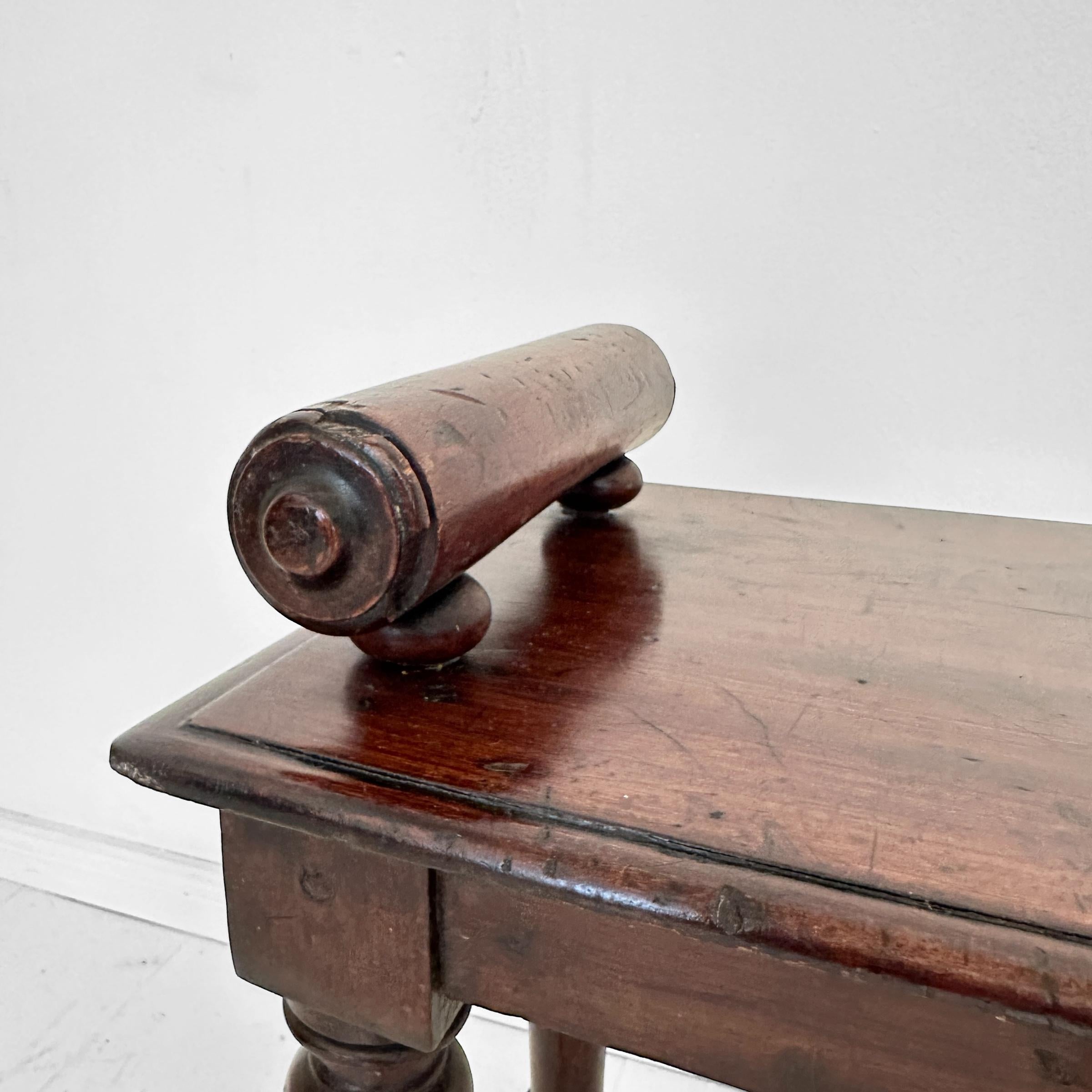 Fine XIX secolo Panca da sala vittoriana del XIX secolo in legno rosso-marrone, Inghilterra, 1870 ca. in vendita