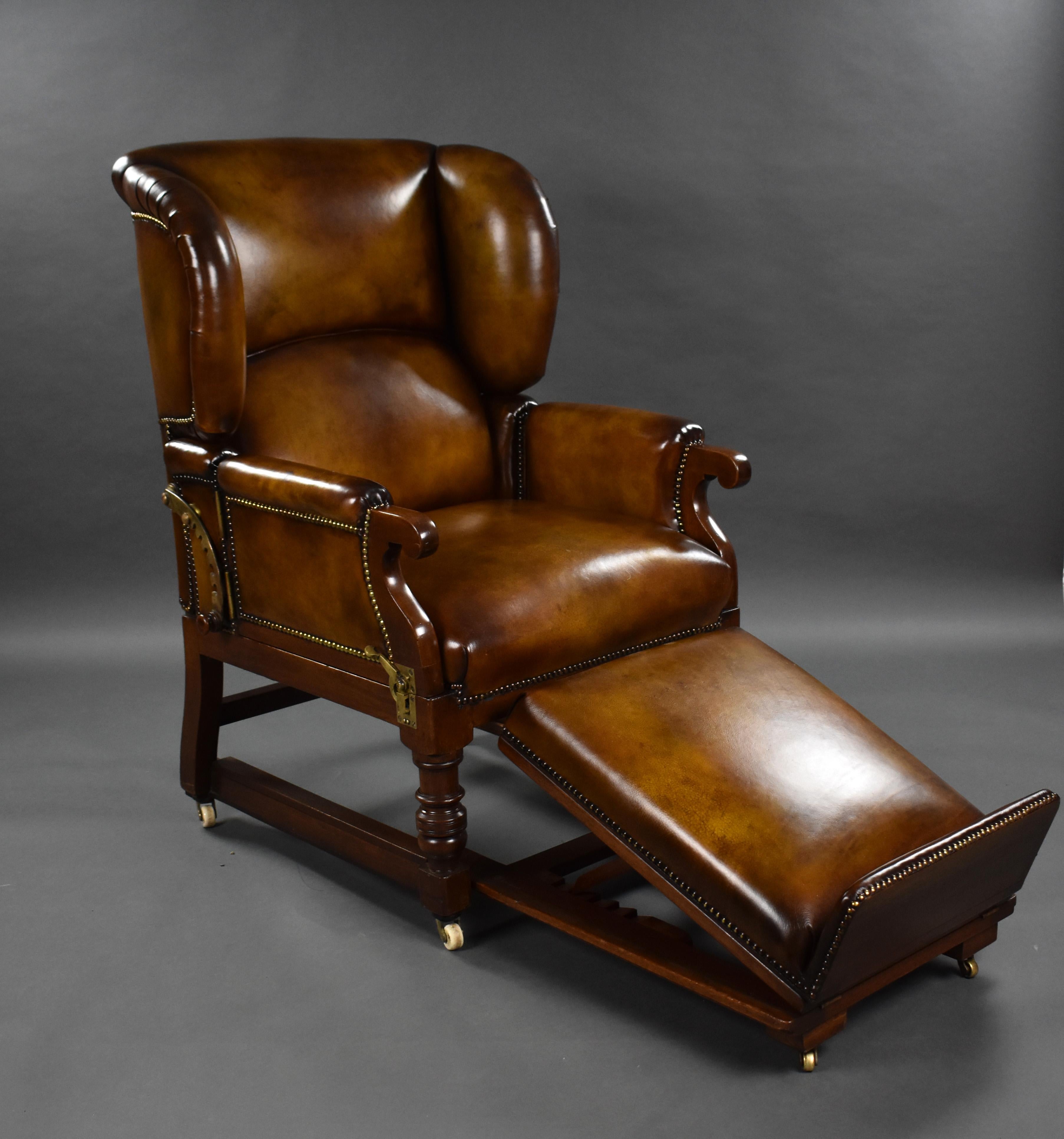 Anglais Chaise inclinable victorienne du 19ème siècle en cuir teint à la main par Foota Patent Chairs en vente