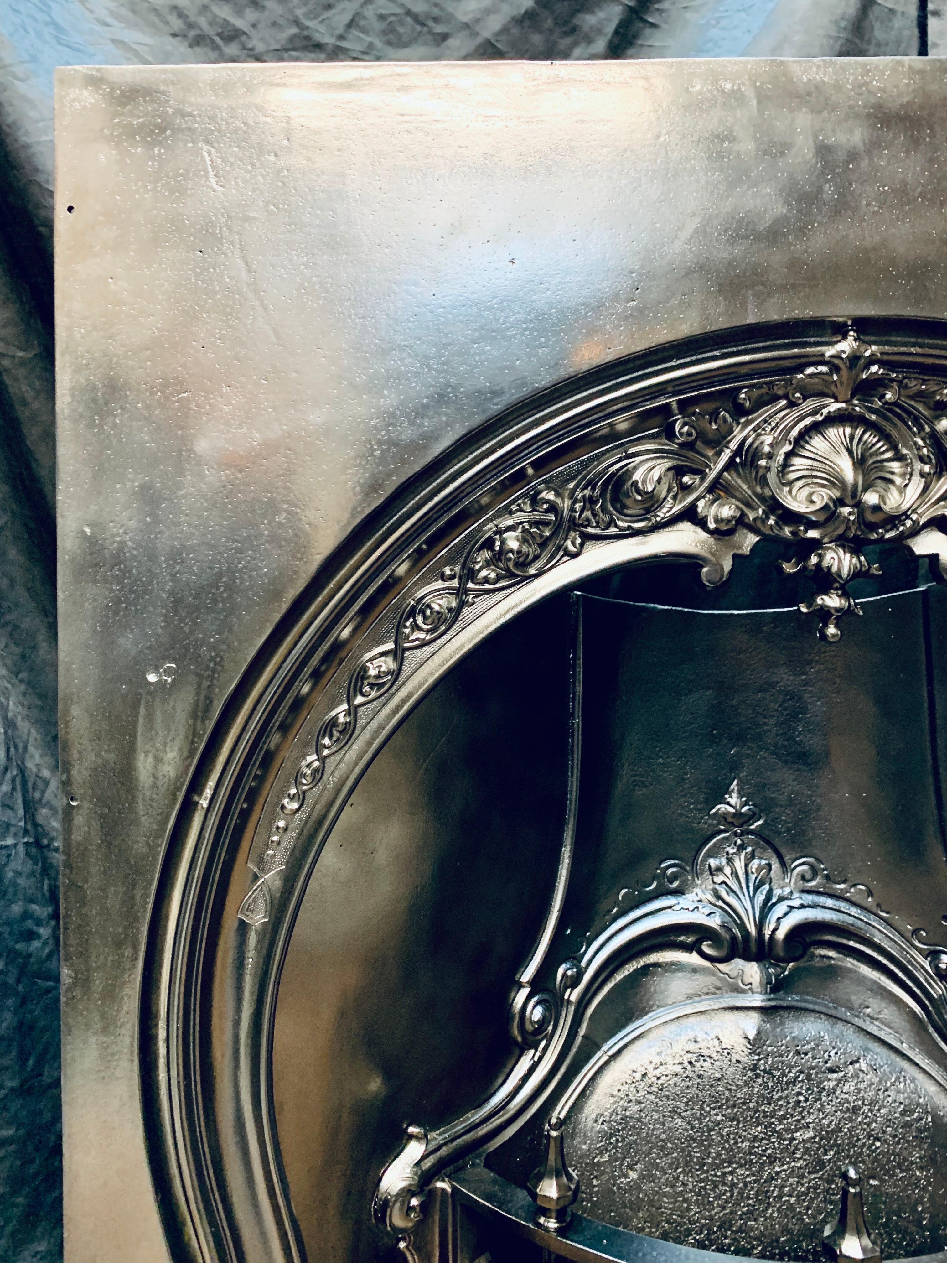 Insert de cheminée victorien en fonte en fer à cheval du 19ème siècle Bon état - En vente à Edinburgh, GB