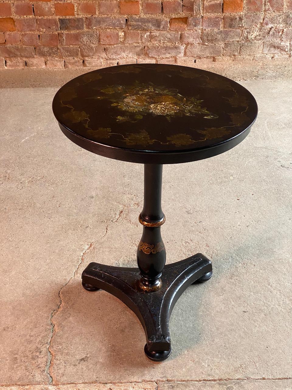 19th Century Victorian Japanned Lacquer and Papier Mâché Tilt-Top Table circa 18 For Sale 4