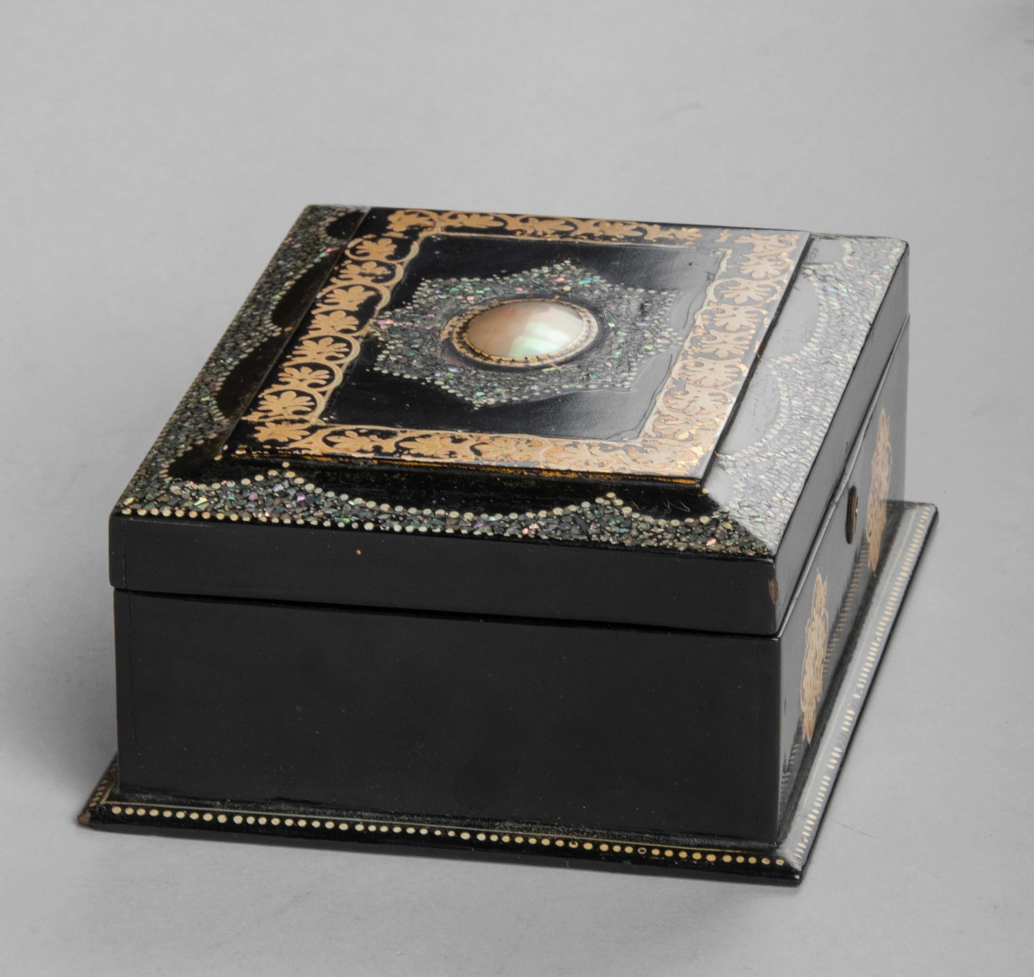 Boîte à bijoux victorienne du 19e siècle en vente 4