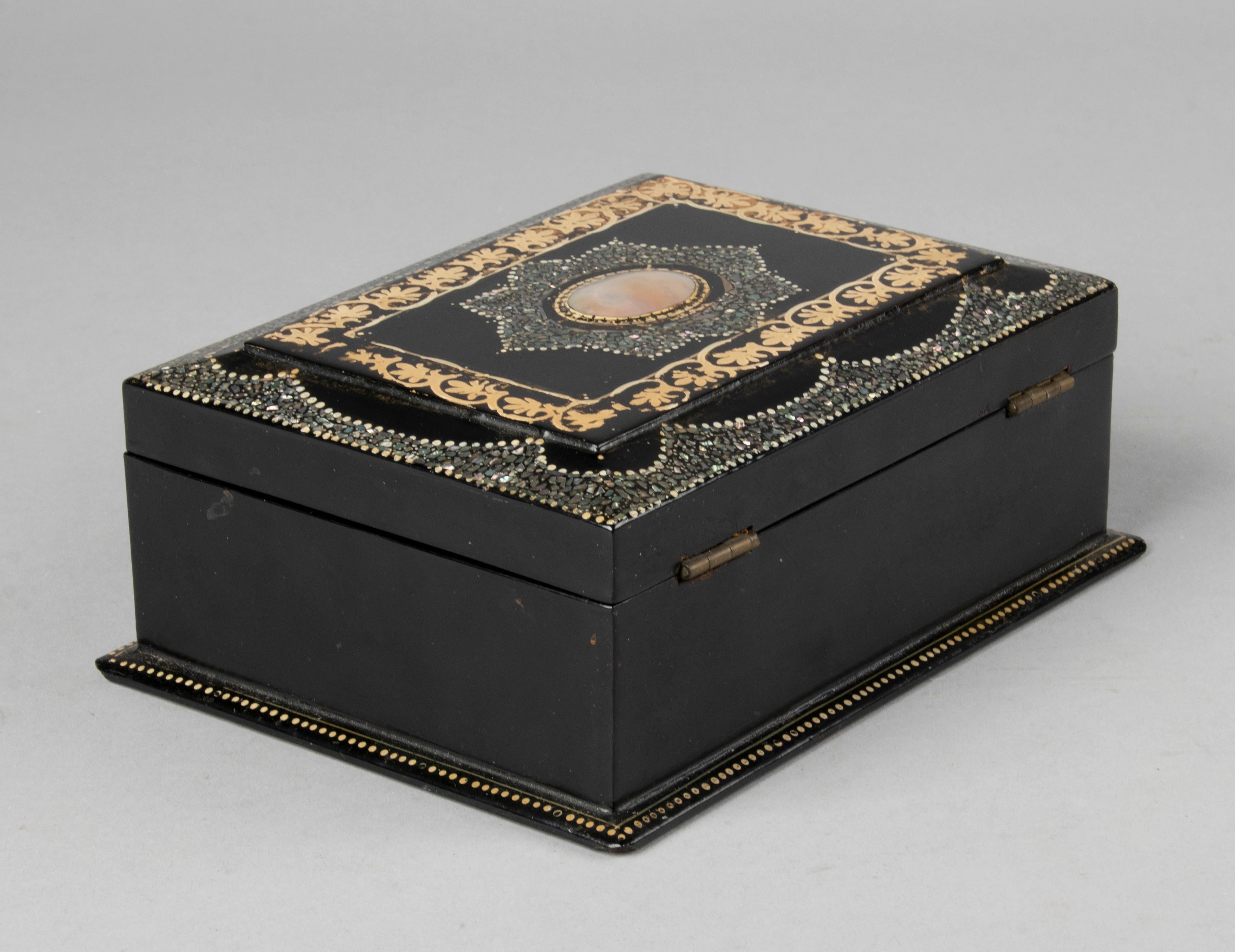 19th Century Victorian Jewelry Box For Sale 5