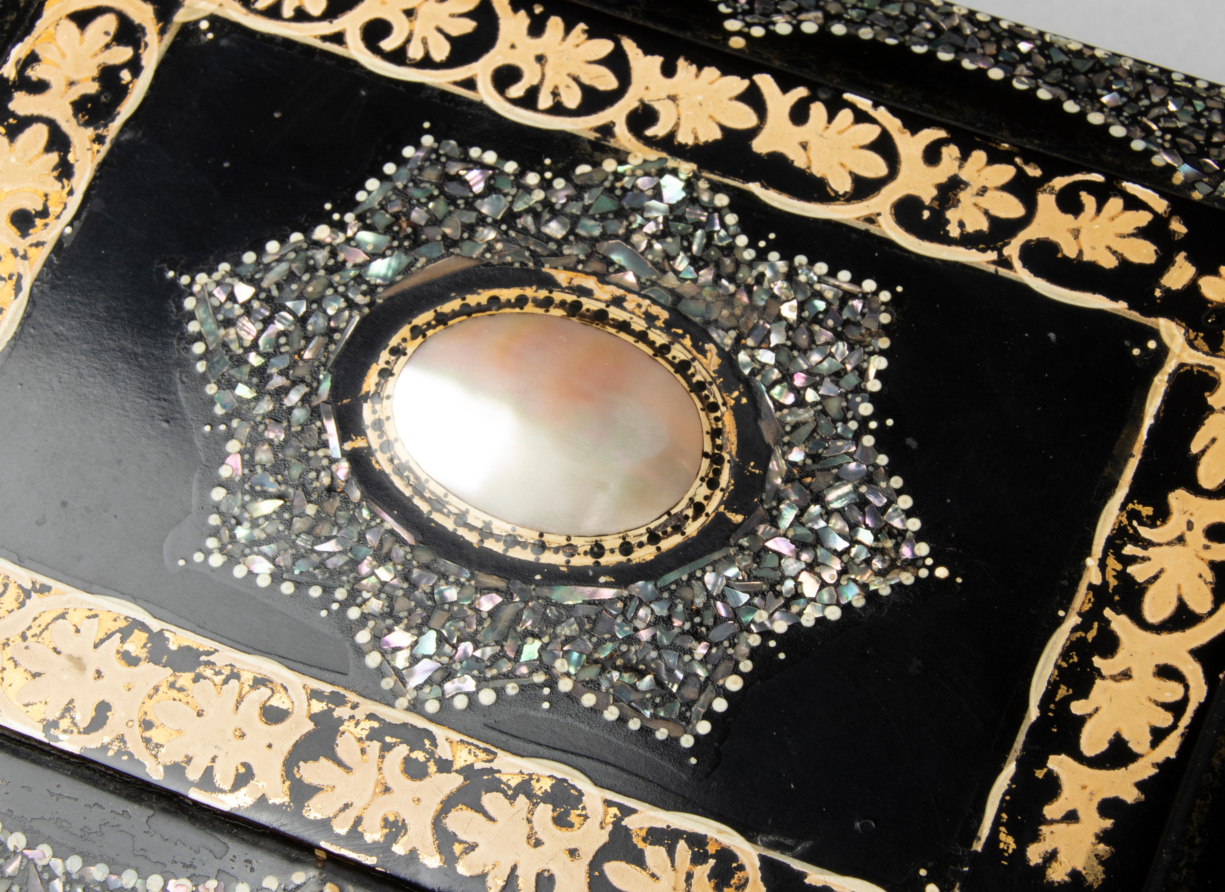 British 19th Century Victorian Jewelry Box For Sale