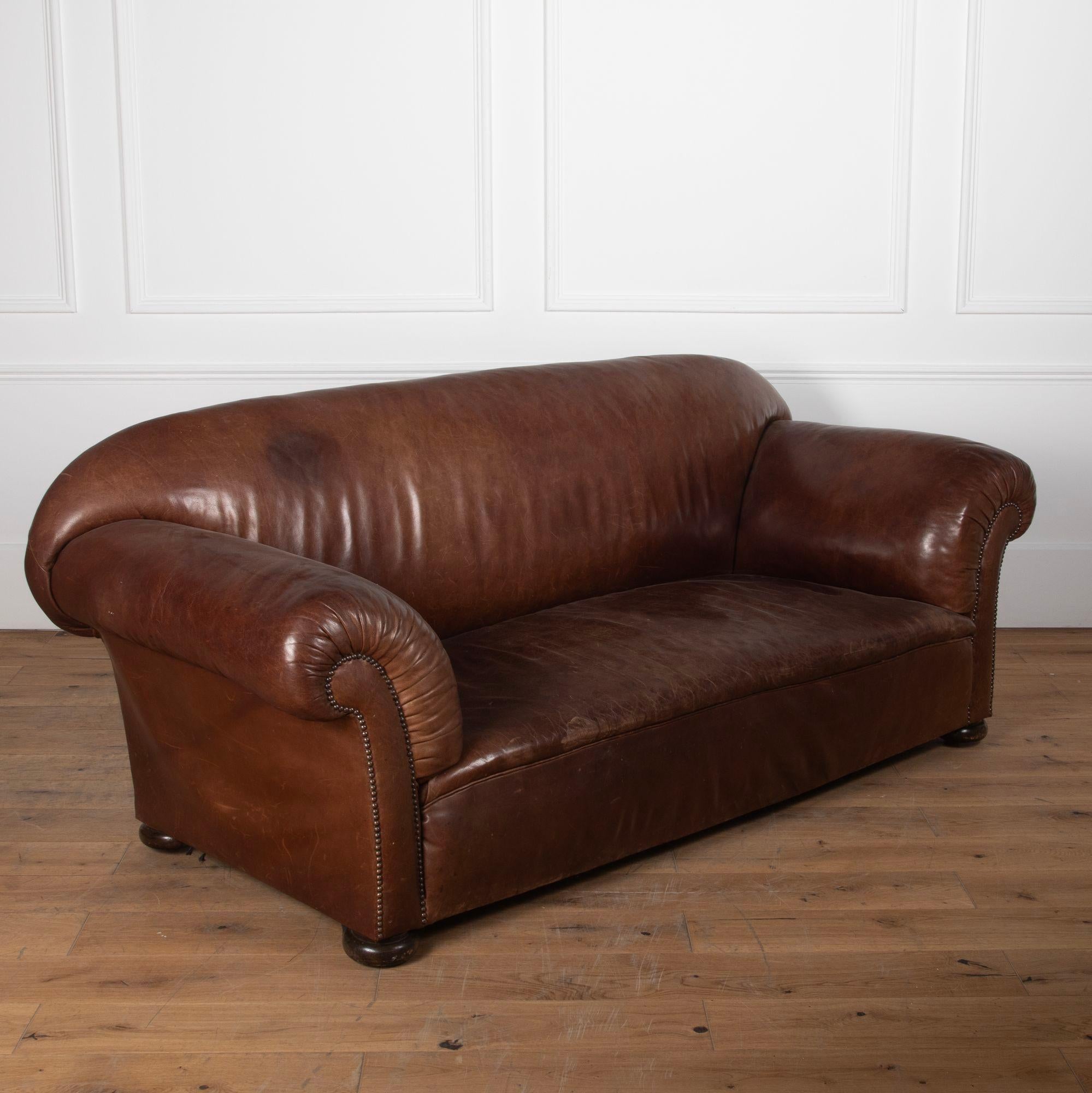 19th Century Victorian Leather Sofa In Good Condition For Sale In Gloucestershire, GB