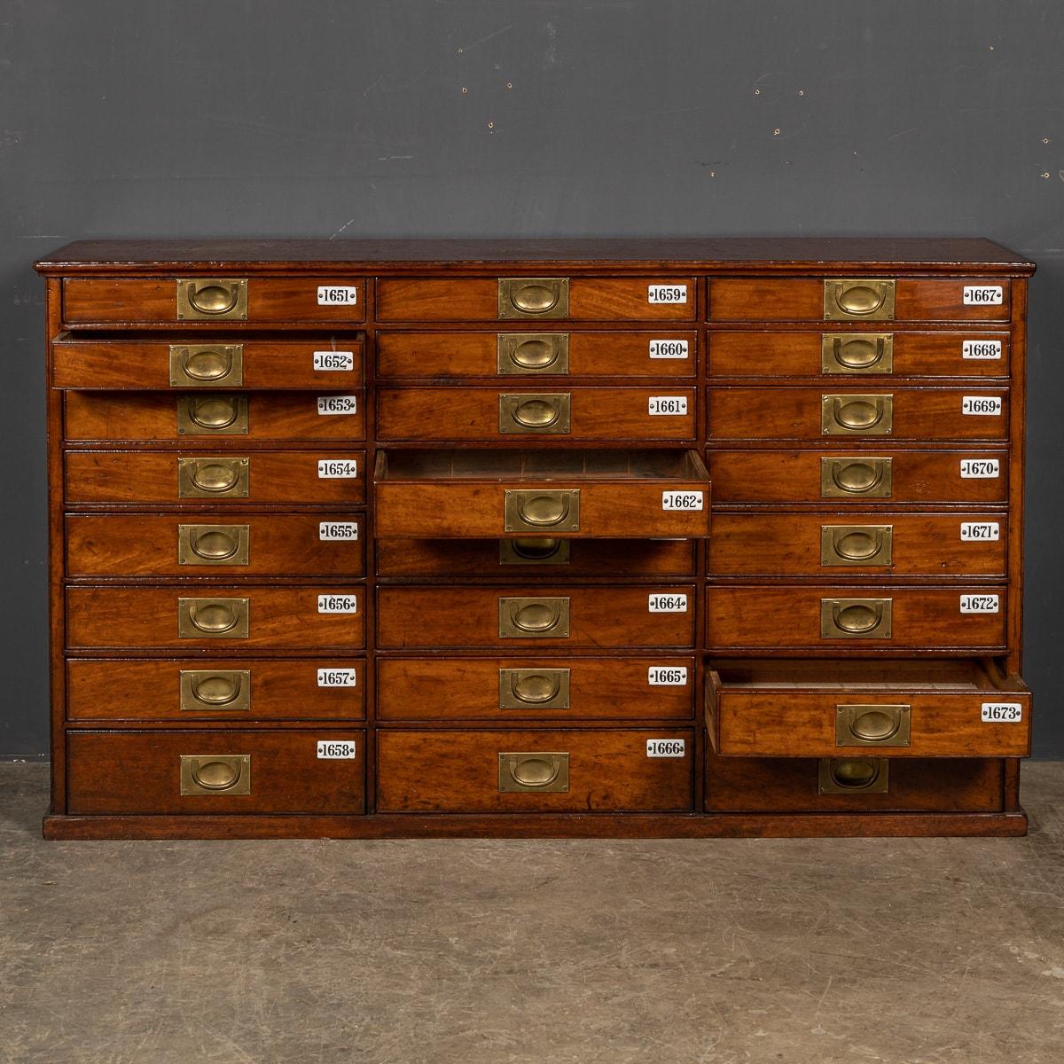 19th Century Victorian Mahogany 24 Bank Drawers, c.1890 In Good Condition For Sale In Royal Tunbridge Wells, Kent