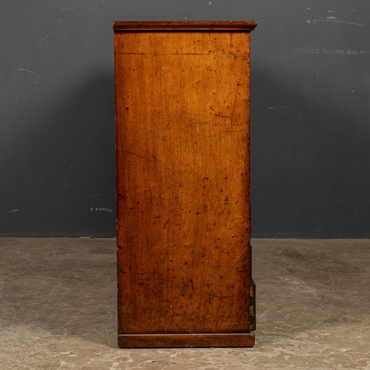19th Century Victorian Mahogany 24 Bank Drawers, c.1890 For Sale 2