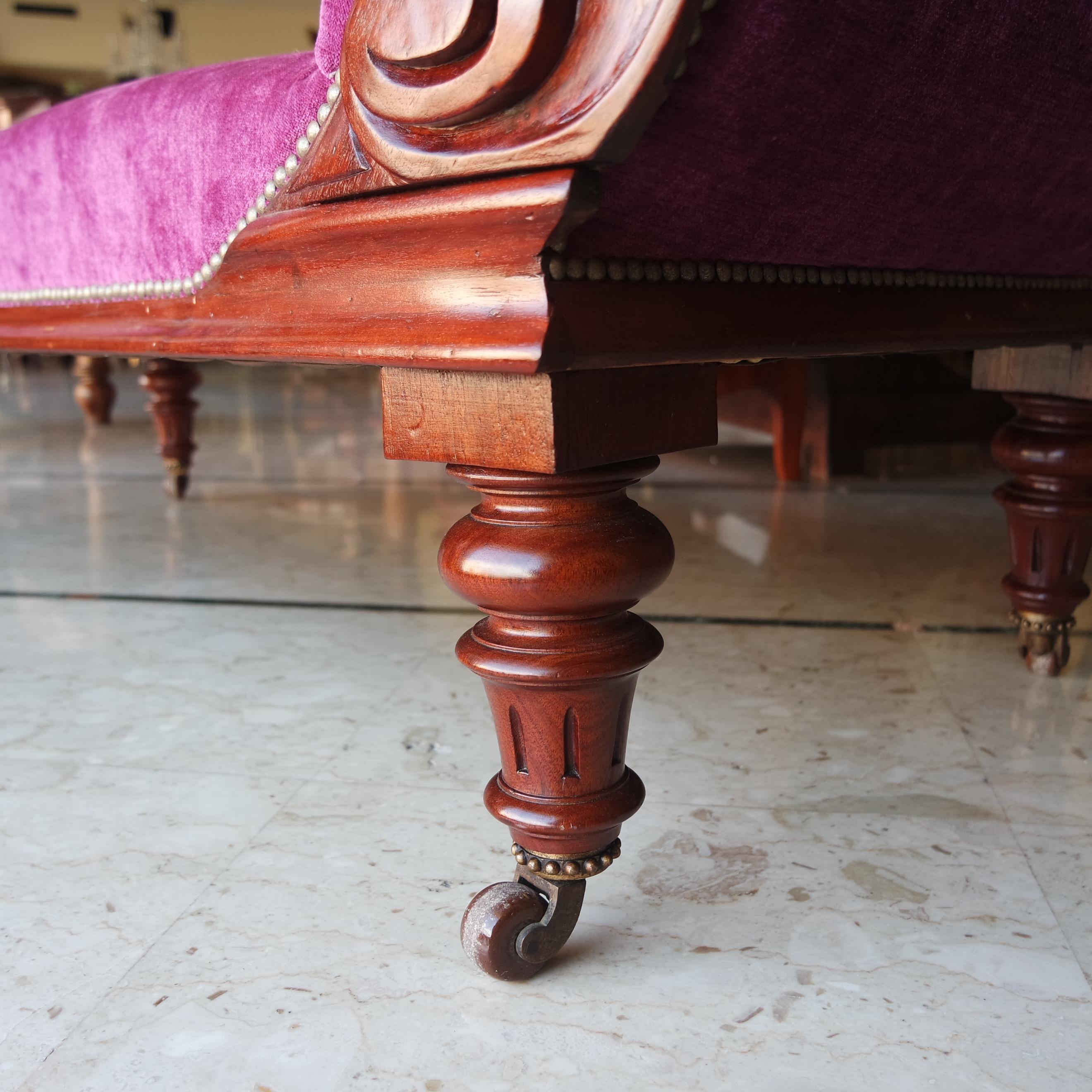 19th Century Victorian Mahogany Chaise Lounge In Good Condition In Tricase, Italia