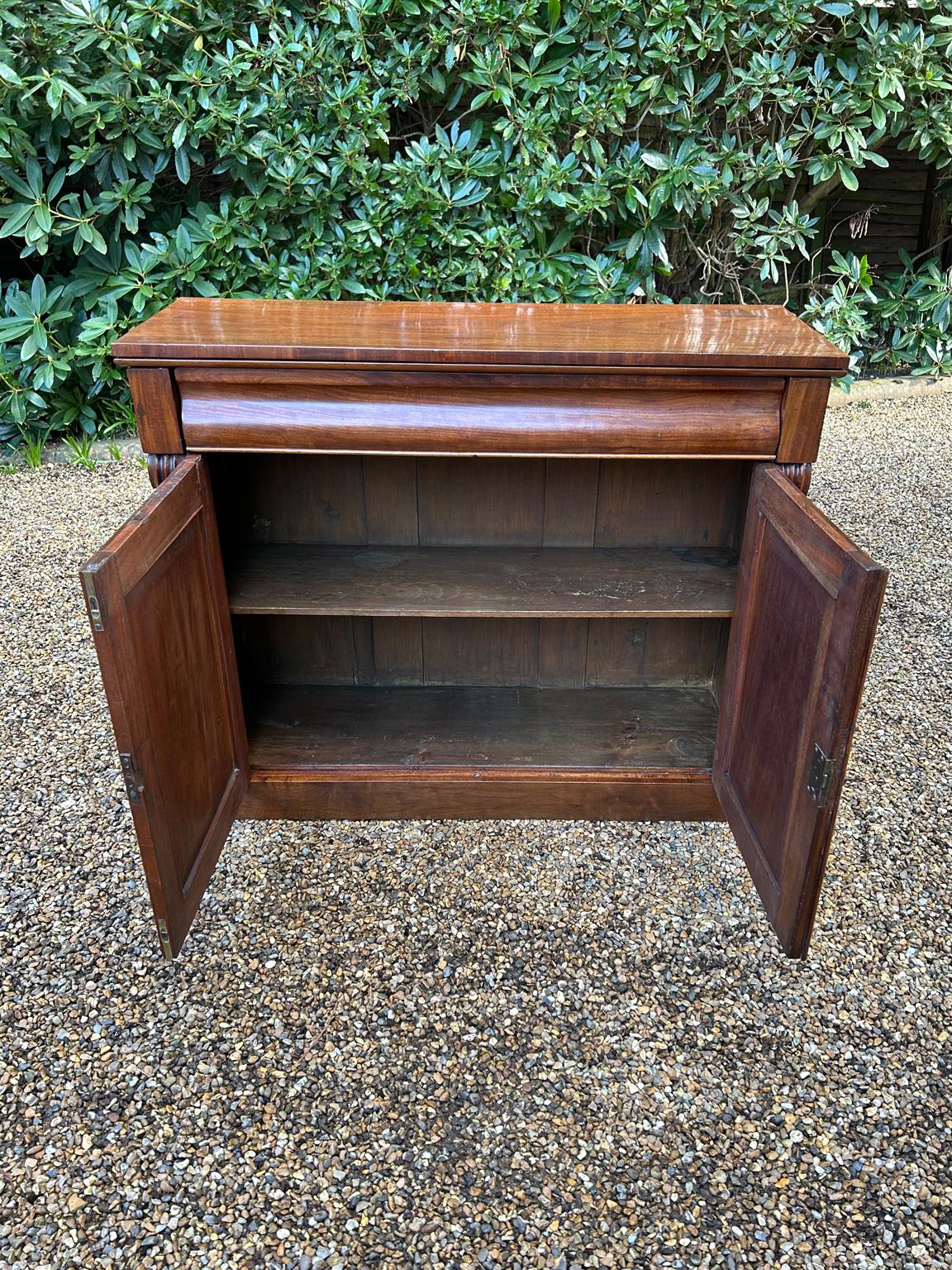 19th Century Victorian Mahogany Chiffonier For Sale 4