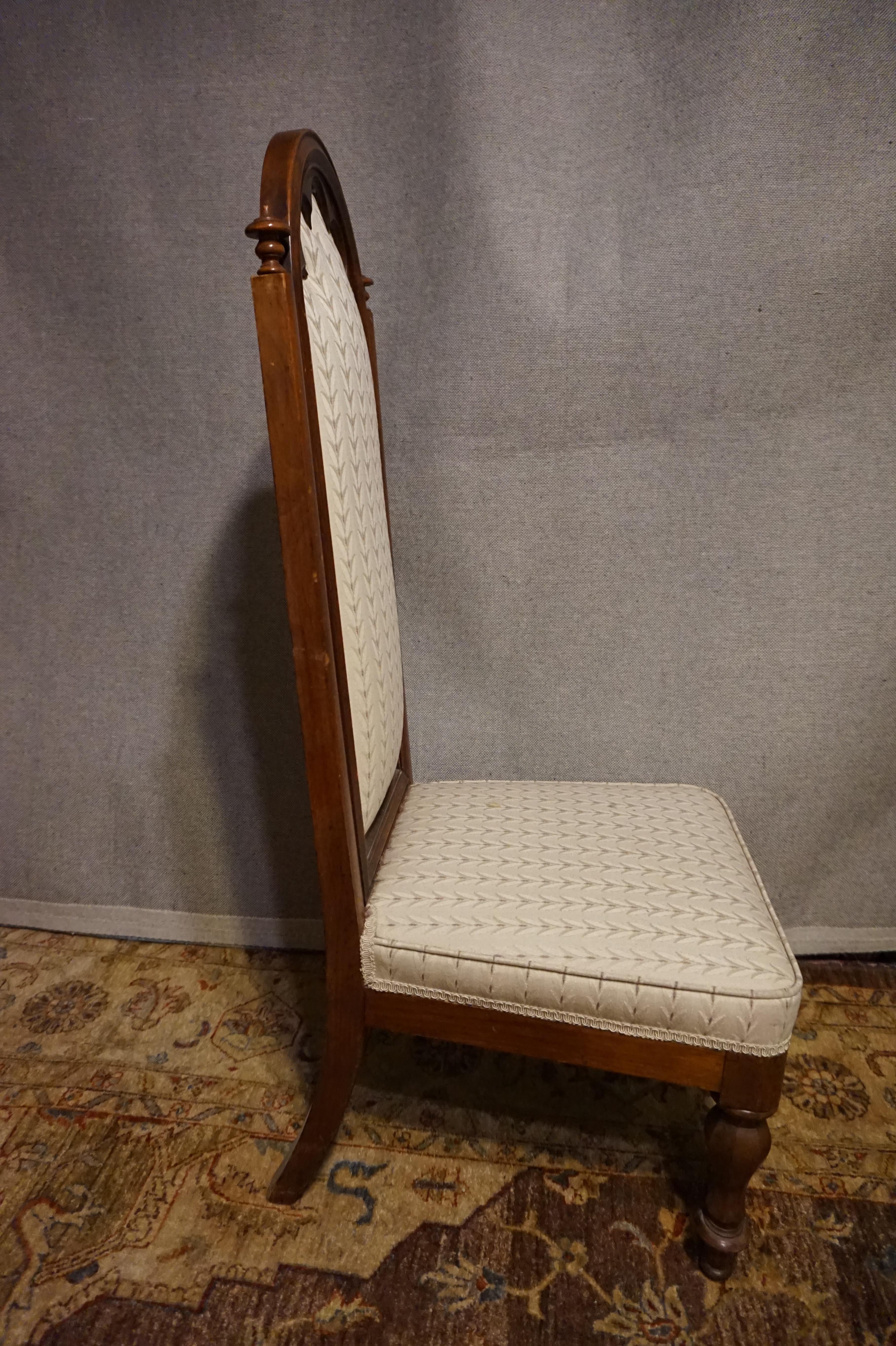 19th Century Victorian Mahogany Gothic Prayer Slipper Chair For Sale 1