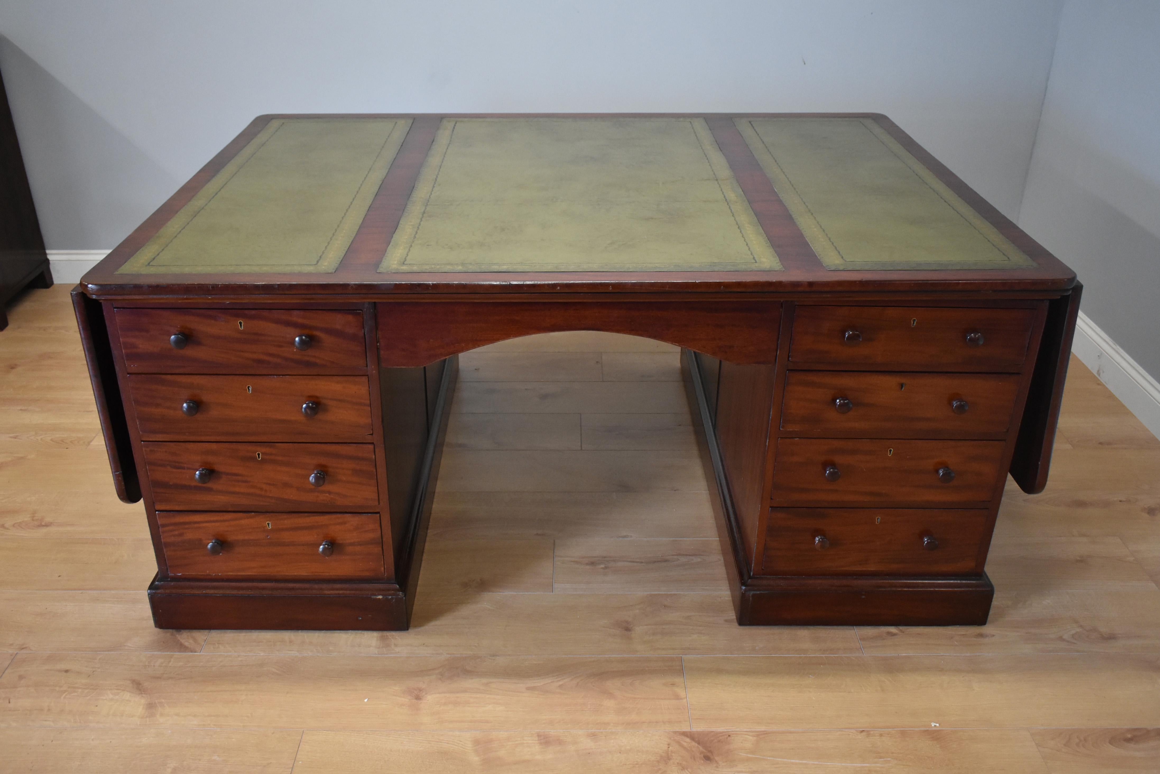19th Century Victorian Mahogany Partners Desk of Large Proportions 2