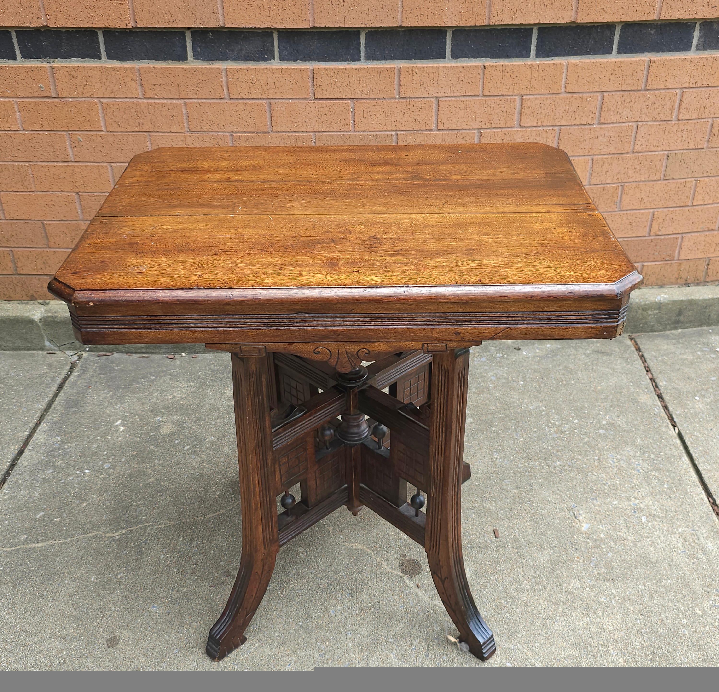 19th Century Victorian Mahogany Rectangular Center Table In Good Condition For Sale In Germantown, MD