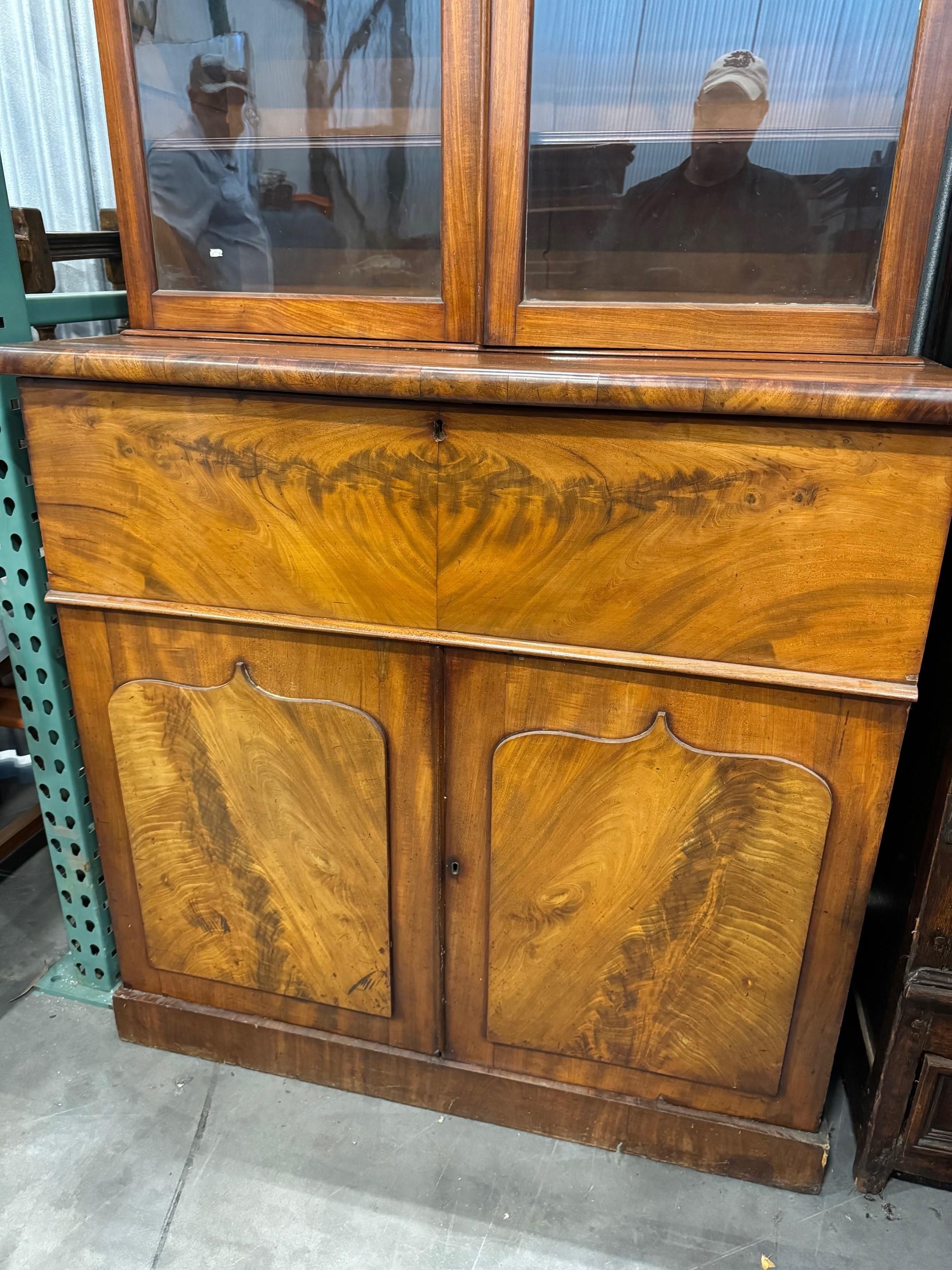 Libreria secretaire vittoriana in mogano del XIX secolo in vendita 5