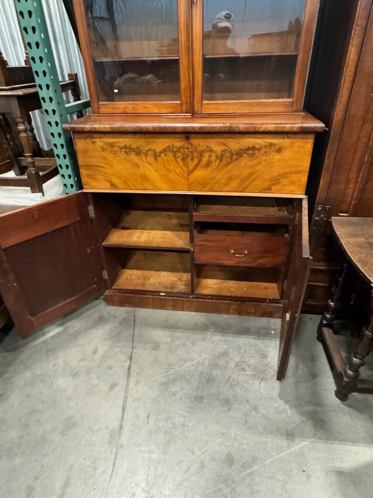 Libreria secretaire vittoriana in mogano del XIX secolo in vendita 9