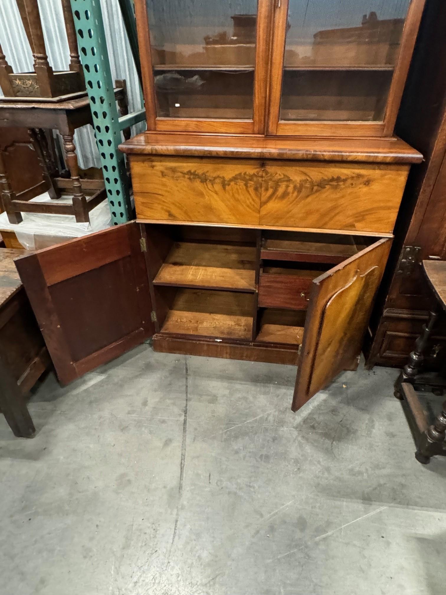 Libreria secretaire vittoriana in mogano del XIX secolo in vendita 10