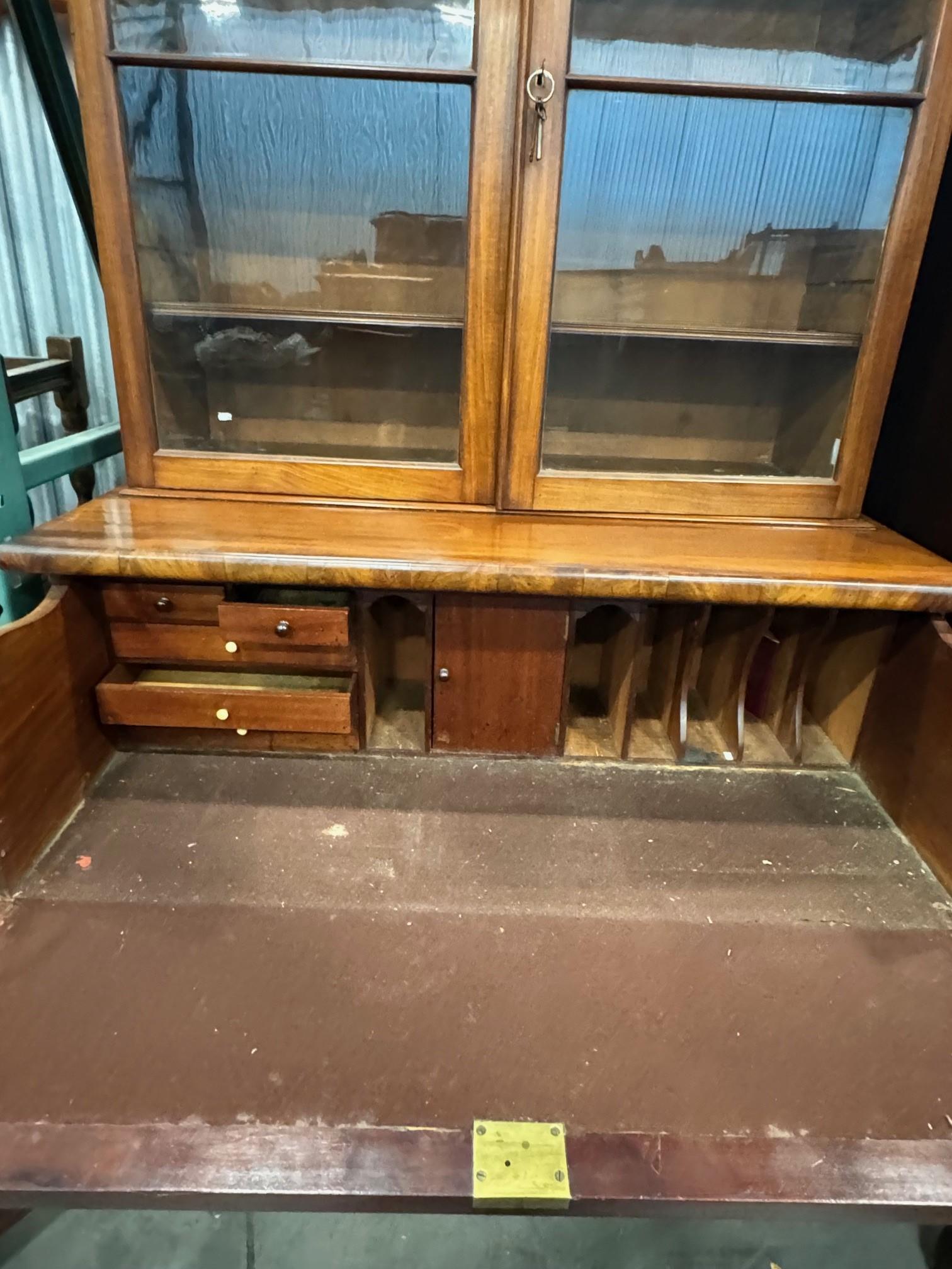 Vittoriano Libreria secretaire vittoriana in mogano del XIX secolo in vendita