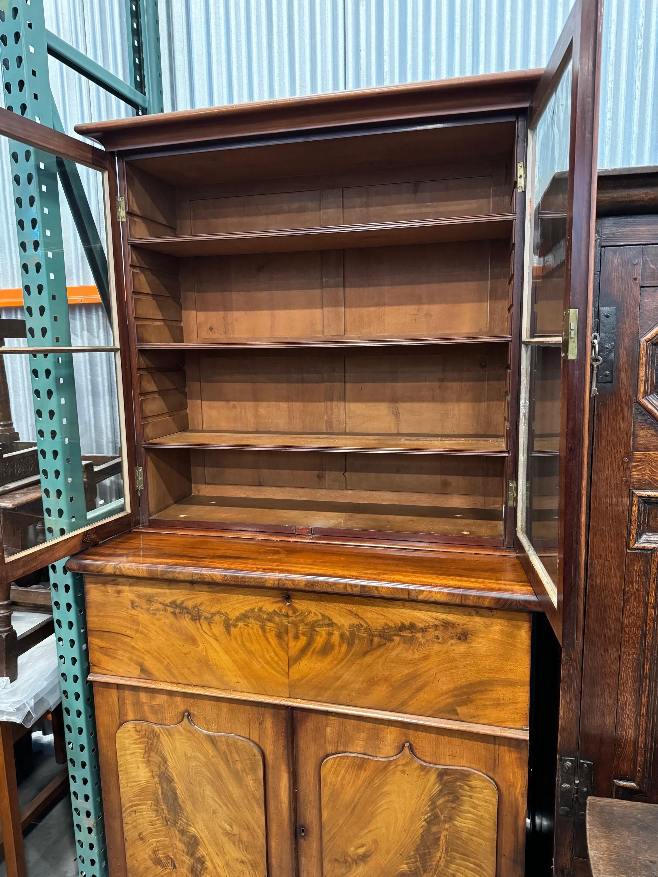 Libreria secretaire vittoriana in mogano del XIX secolo In condizioni buone in vendita a Flower Mound, TX